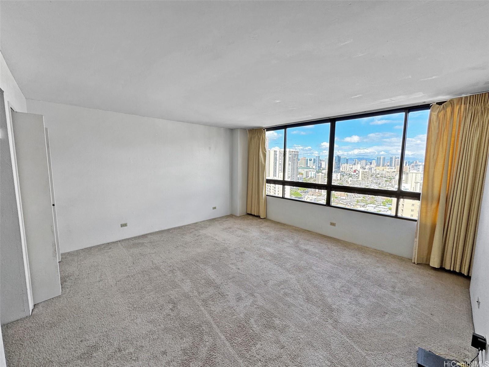 Iolani Court Plaza condo # 2702, Honolulu, Hawaii - photo 14 of 22