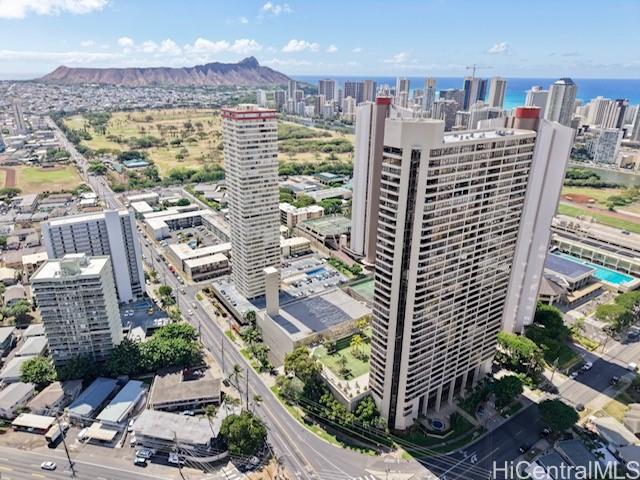Iolani Court Plaza condo # 2702, Honolulu, Hawaii - photo 4 of 22