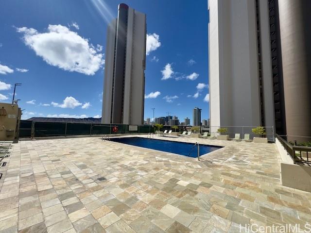 Iolani Court Plaza condo # 2702, Honolulu, Hawaii - photo 7 of 20