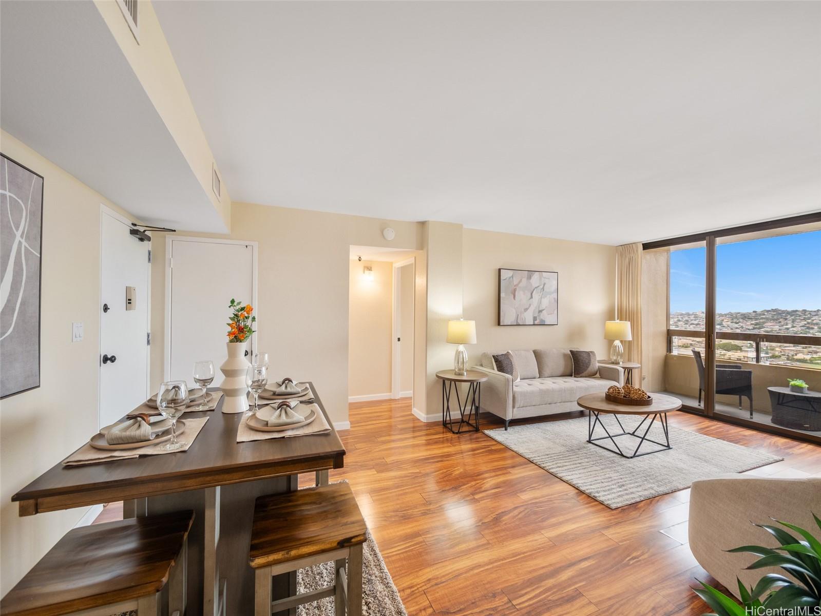 Iolani Court Plaza condo # 2703, Honolulu, Hawaii - photo 11 of 25