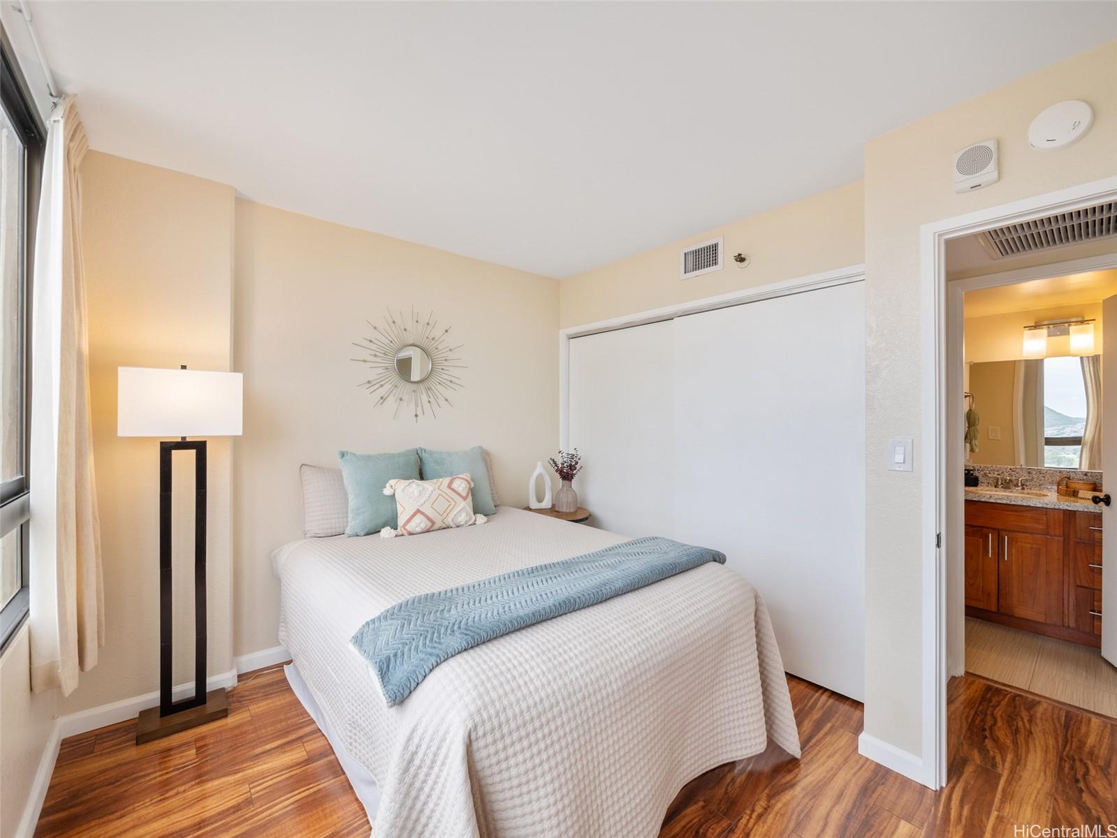 Iolani Court Plaza condo # 2703, Honolulu, Hawaii - photo 15 of 25