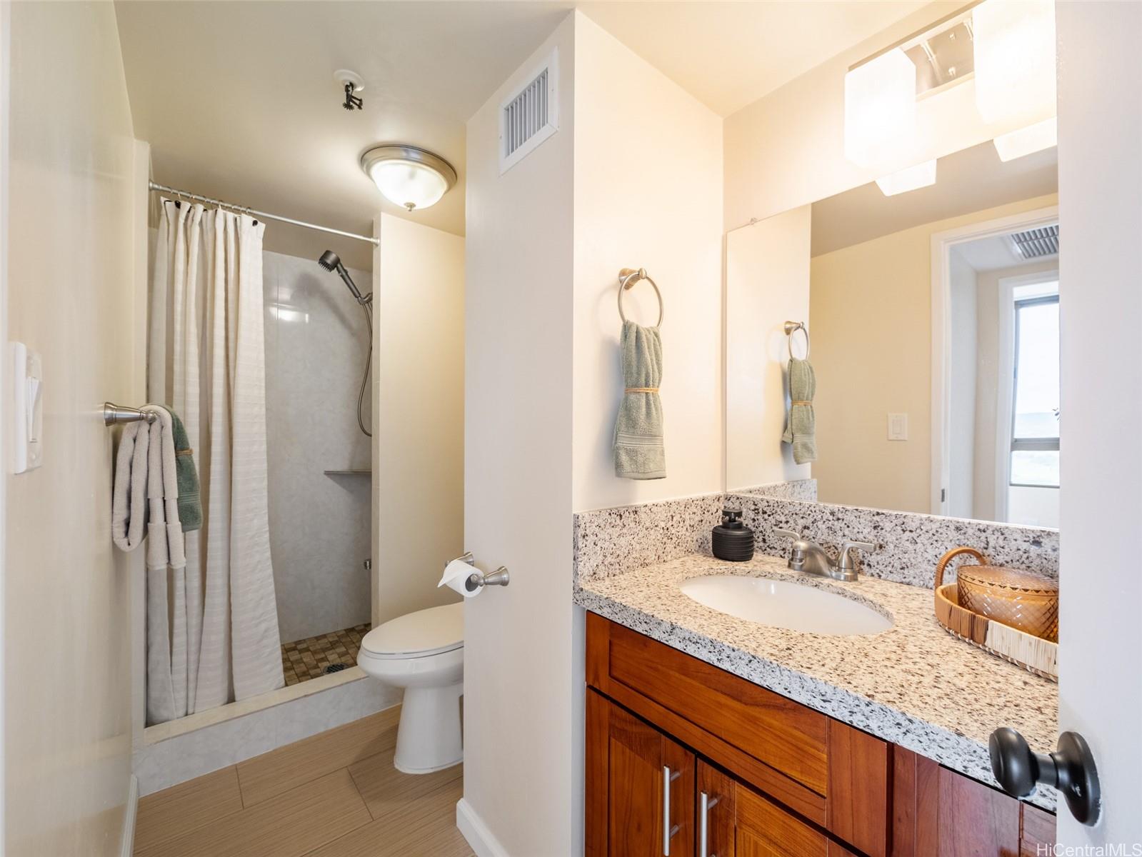 Iolani Court Plaza condo # 2703, Honolulu, Hawaii - photo 16 of 25