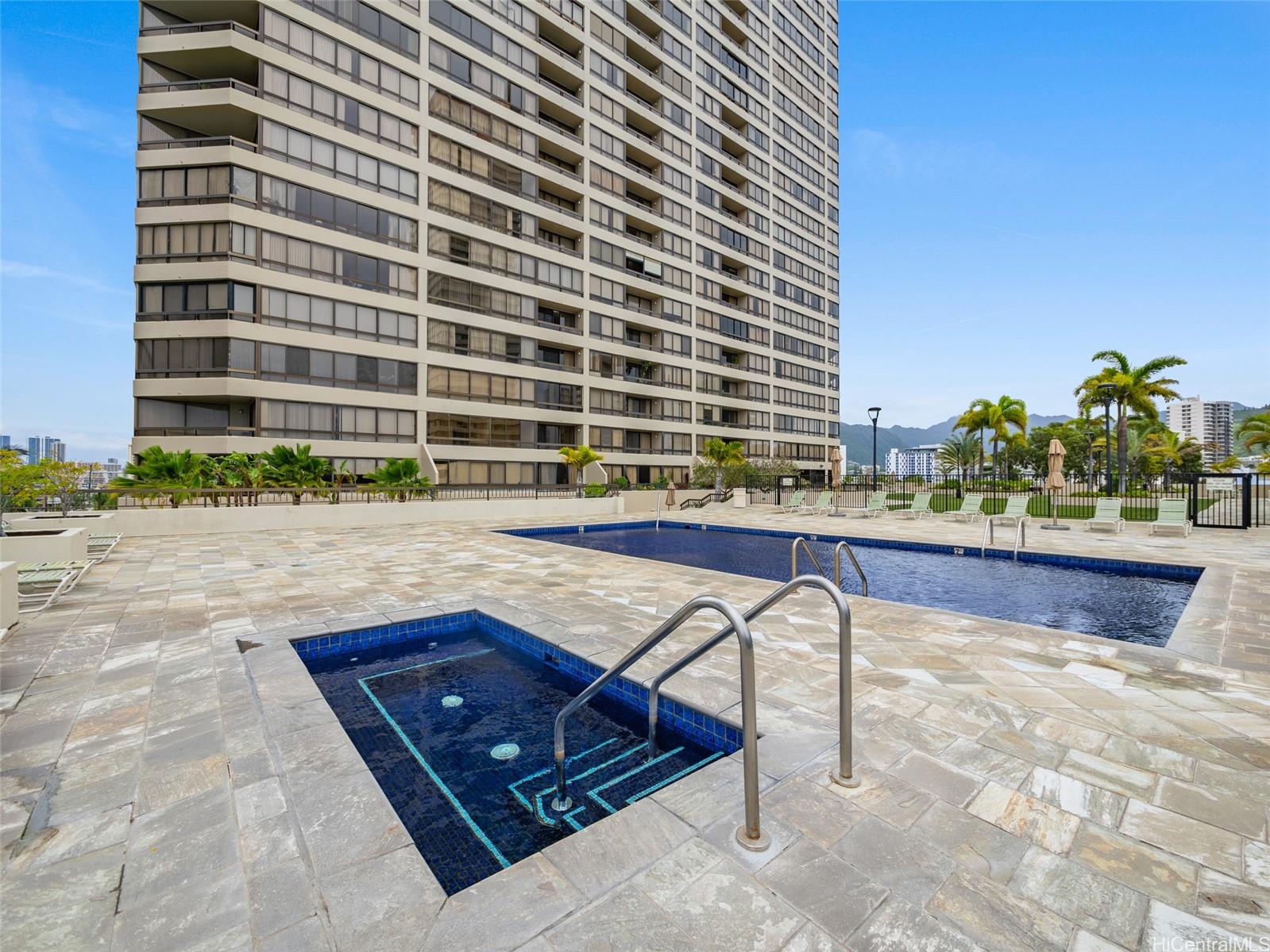 Iolani Court Plaza condo # 2703, Honolulu, Hawaii - photo 20 of 25