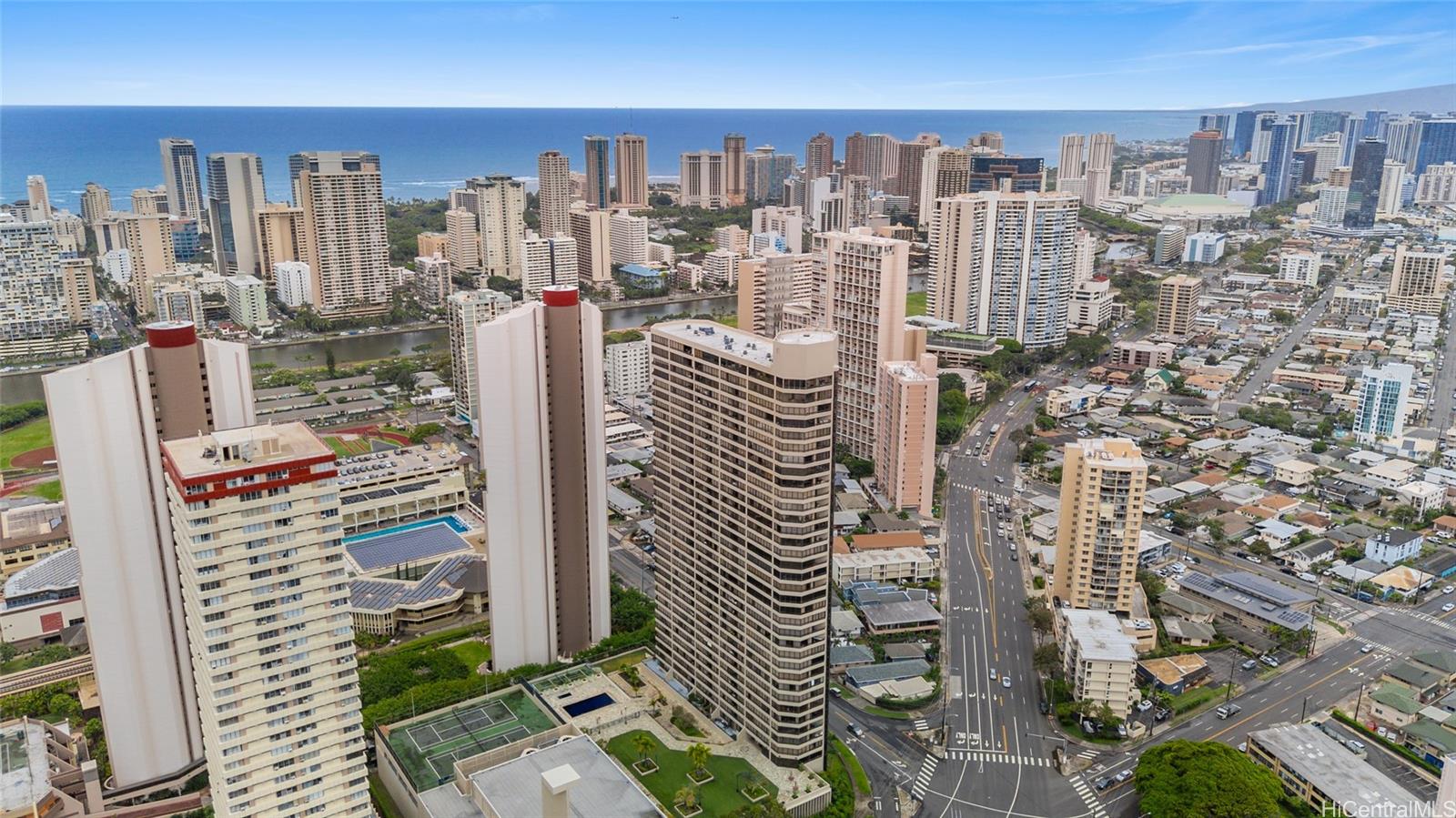 Iolani Court Plaza condo # 2703, Honolulu, Hawaii - photo 22 of 25