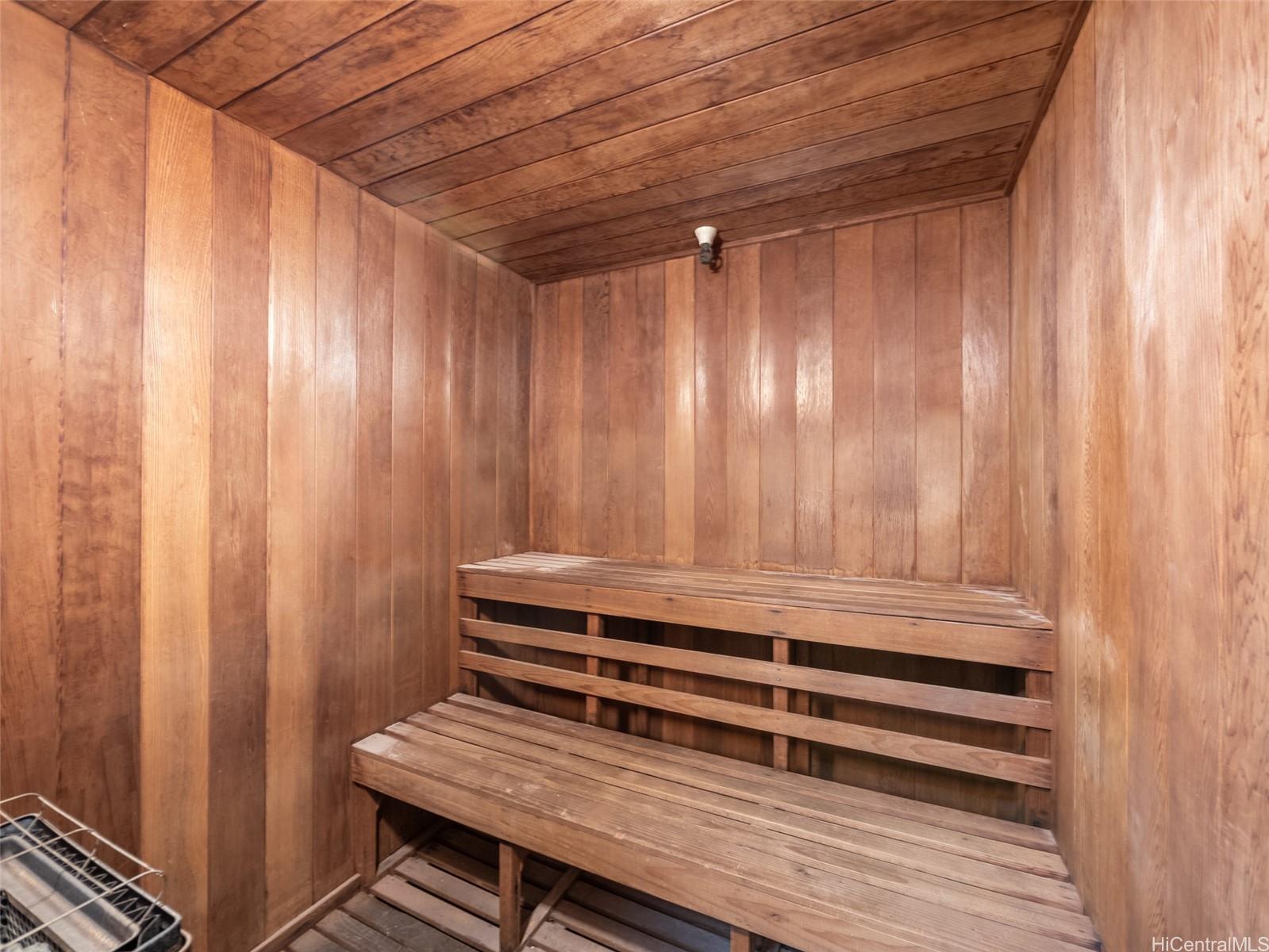 Iolani Court Plaza condo # 2703, Honolulu, Hawaii - photo 23 of 25