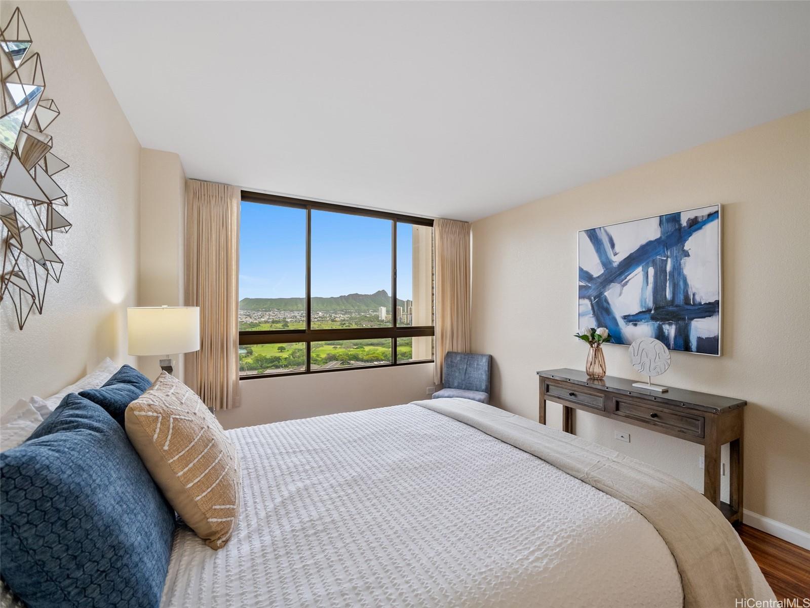 Iolani Court Plaza condo # 2703, Honolulu, Hawaii - photo 4 of 25