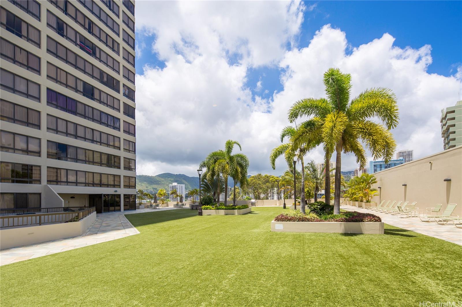 Iolani Court Plaza condo # 2806, Honolulu, Hawaii - photo 20 of 25