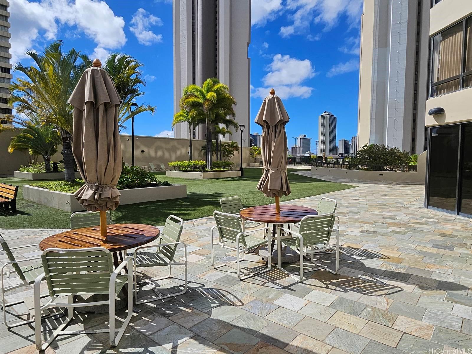 Iolani Court Plaza condo # 3001, Honolulu, Hawaii - photo 22 of 25