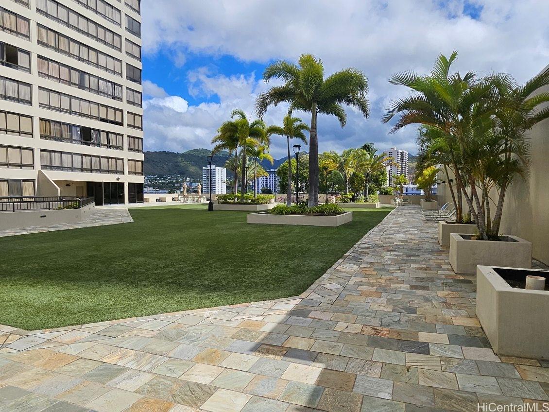 Iolani Court Plaza condo # 3001, Honolulu, Hawaii - photo 24 of 25