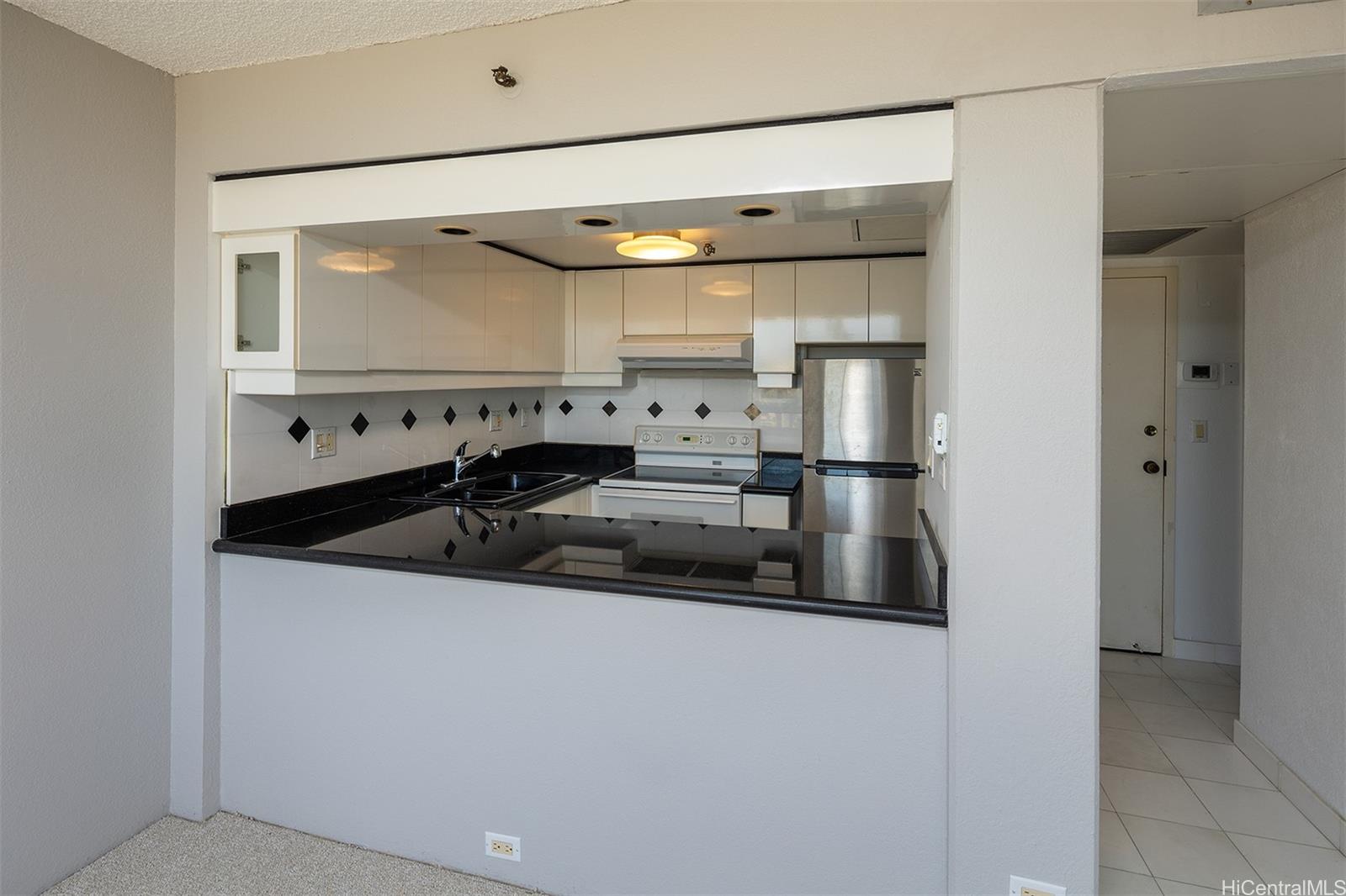 2499 Kapiolani Blvd Honolulu - Rental - photo 5 of 21