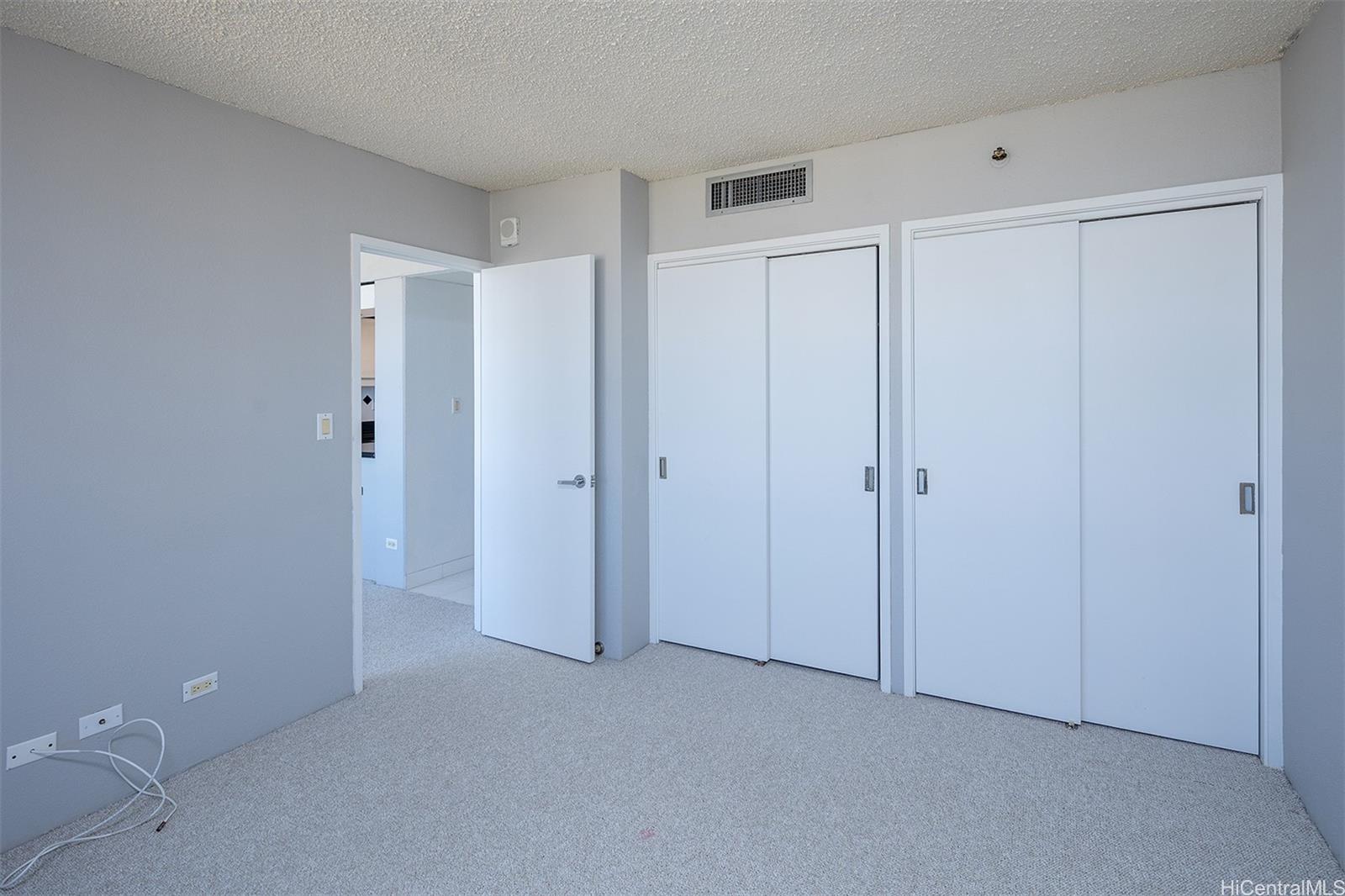 2499 Kapiolani Blvd Honolulu - Rental - photo 7 of 21