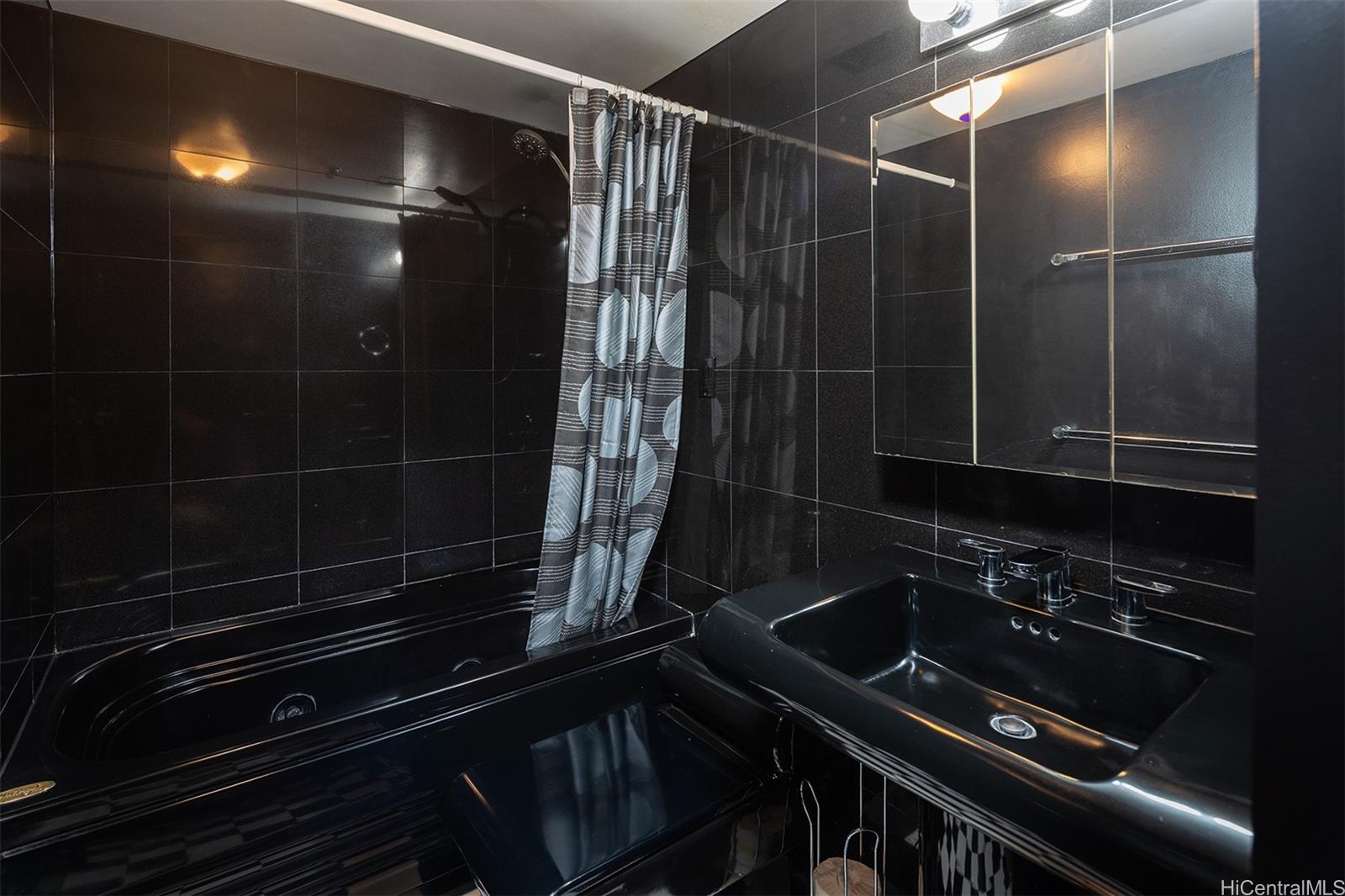 2499 Kapiolani Blvd Honolulu - Rental - photo 8 of 21