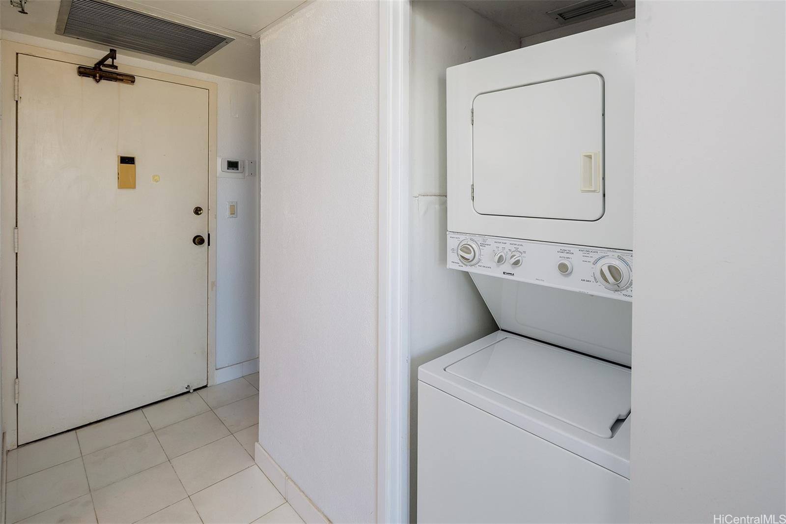 2499 Kapiolani Blvd Honolulu - Rental - photo 9 of 21