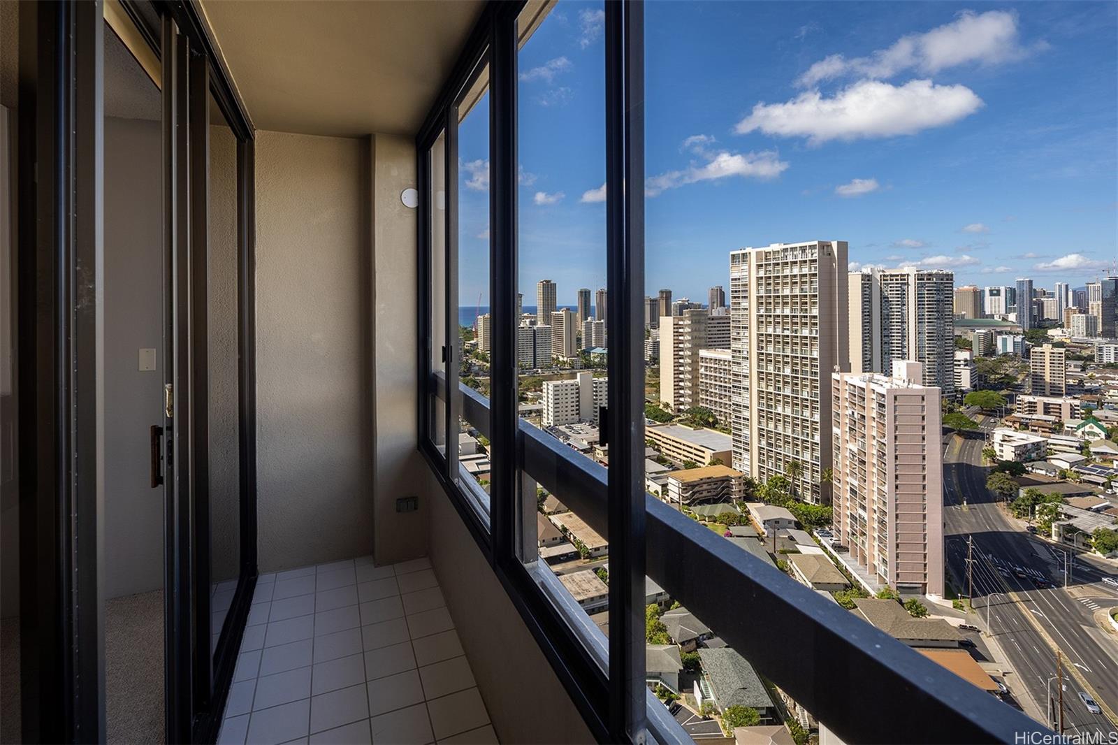 2499 Kapiolani Blvd Honolulu - Rental - photo 10 of 21