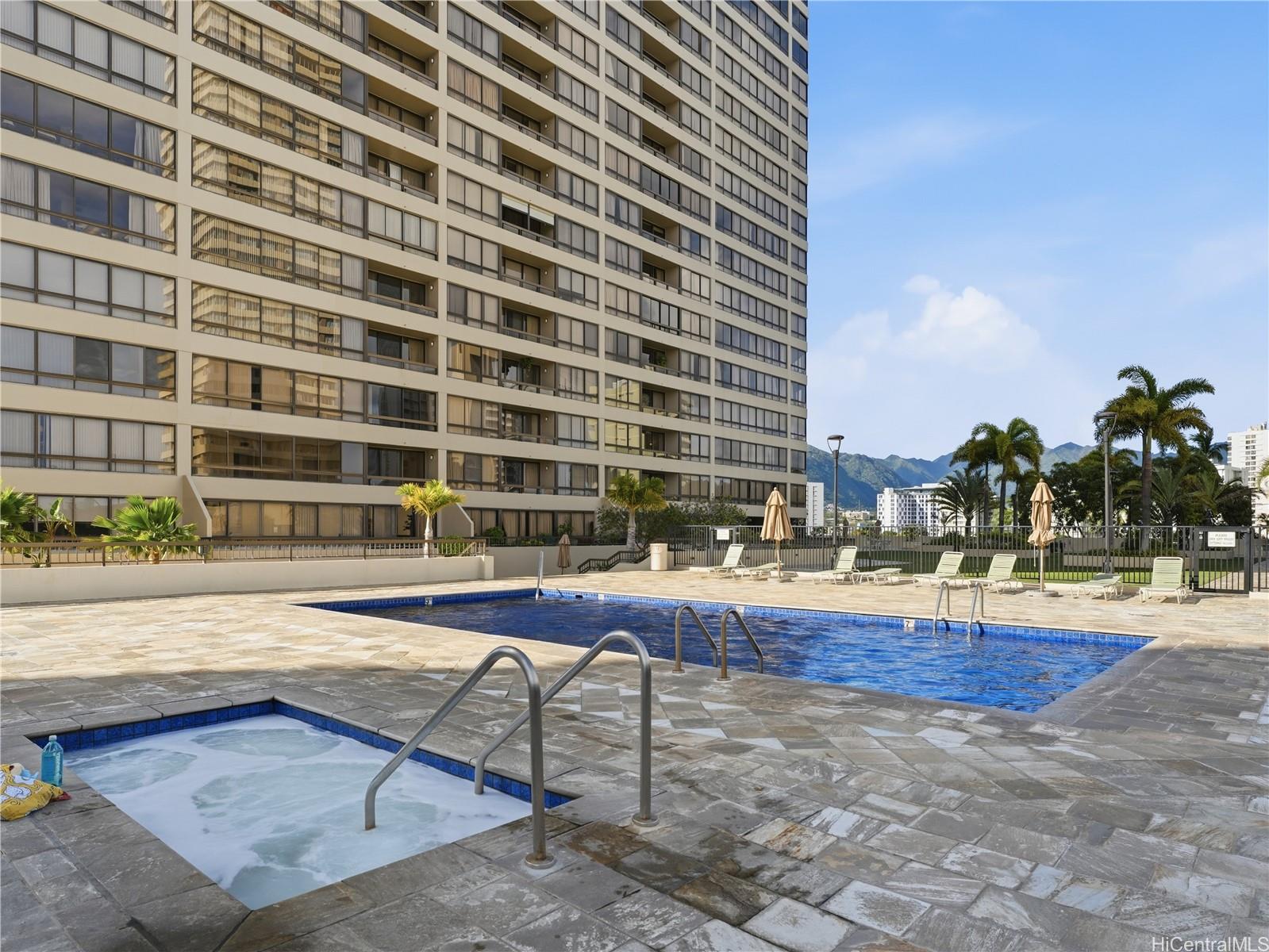 Iolani Court Plaza condo # 3202, Honolulu, Hawaii - photo 13 of 17
