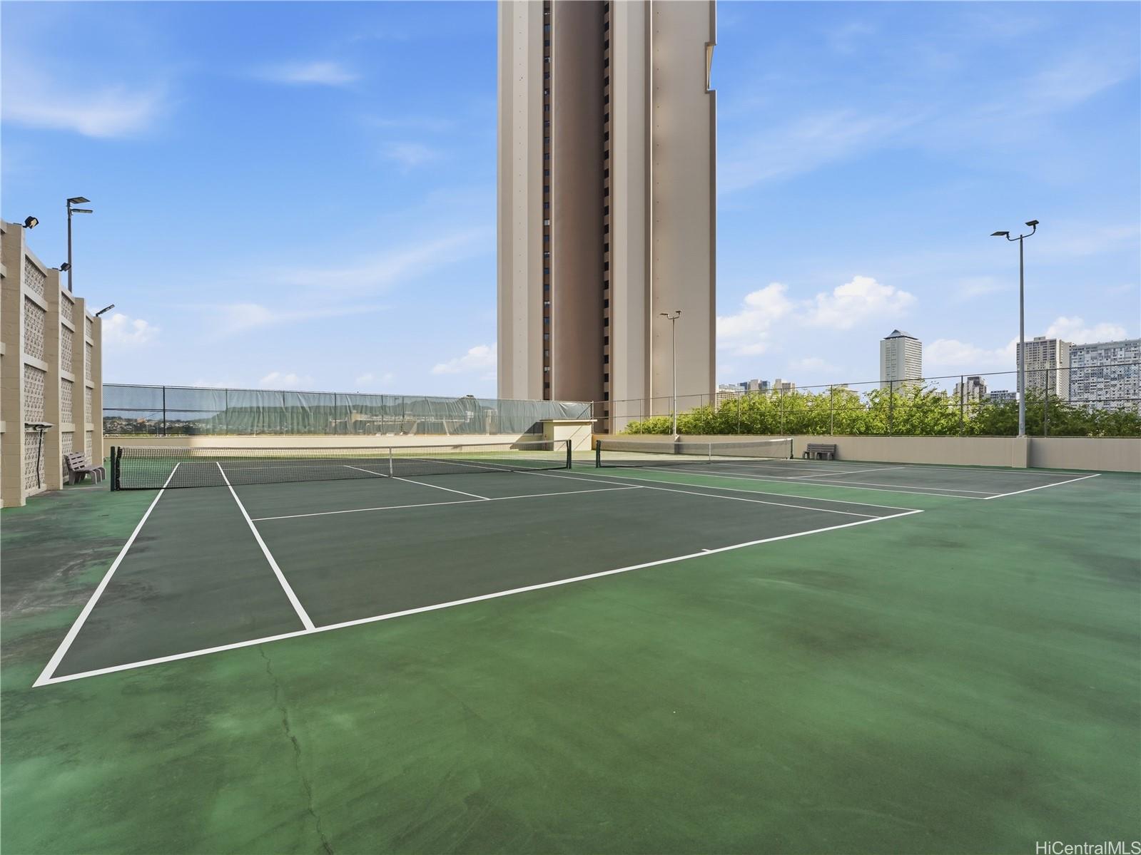 Iolani Court Plaza condo # 3202, Honolulu, Hawaii - photo 14 of 17