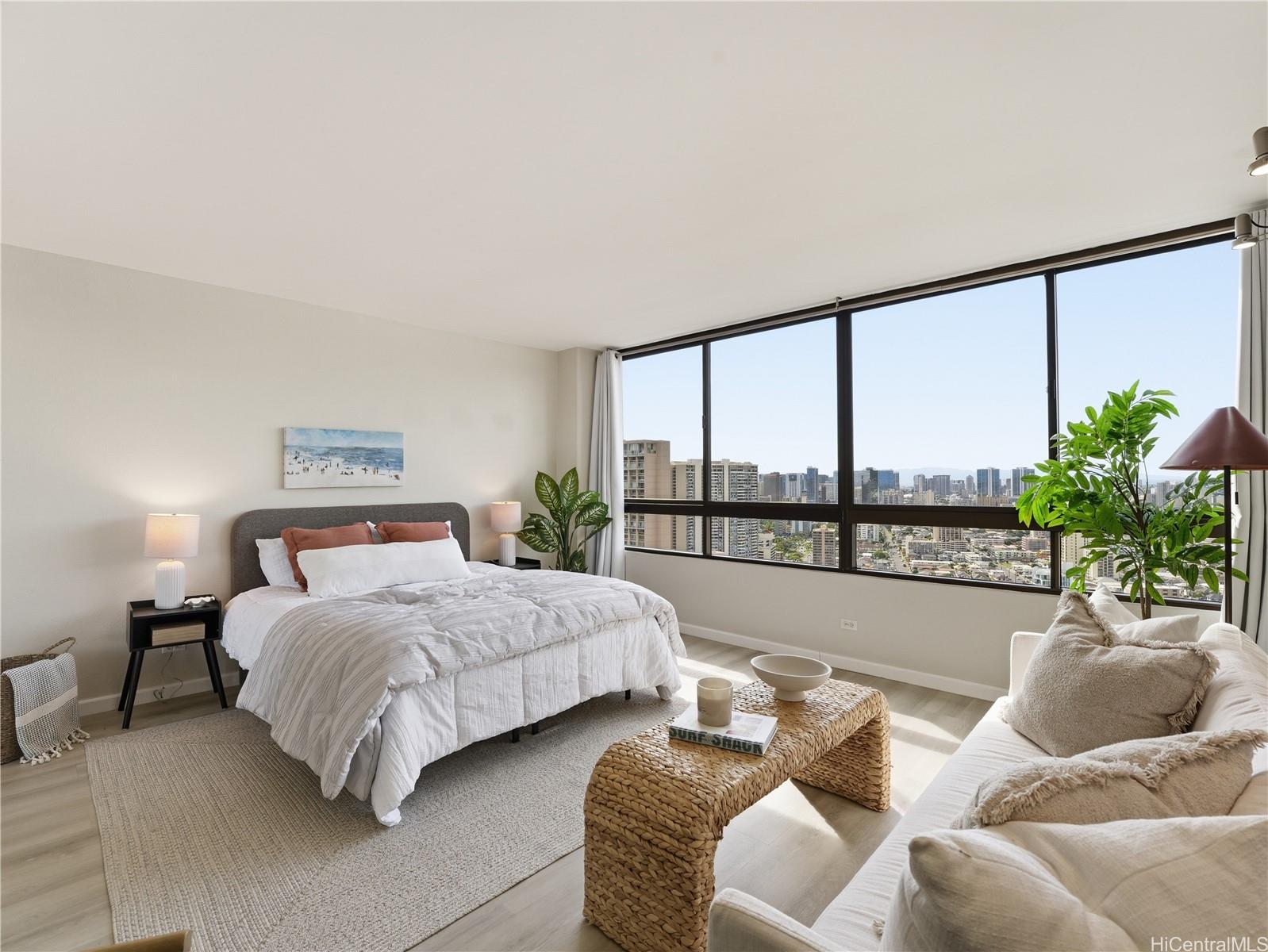 Iolani Court Plaza condo # 3202, Honolulu, Hawaii - photo 3 of 17