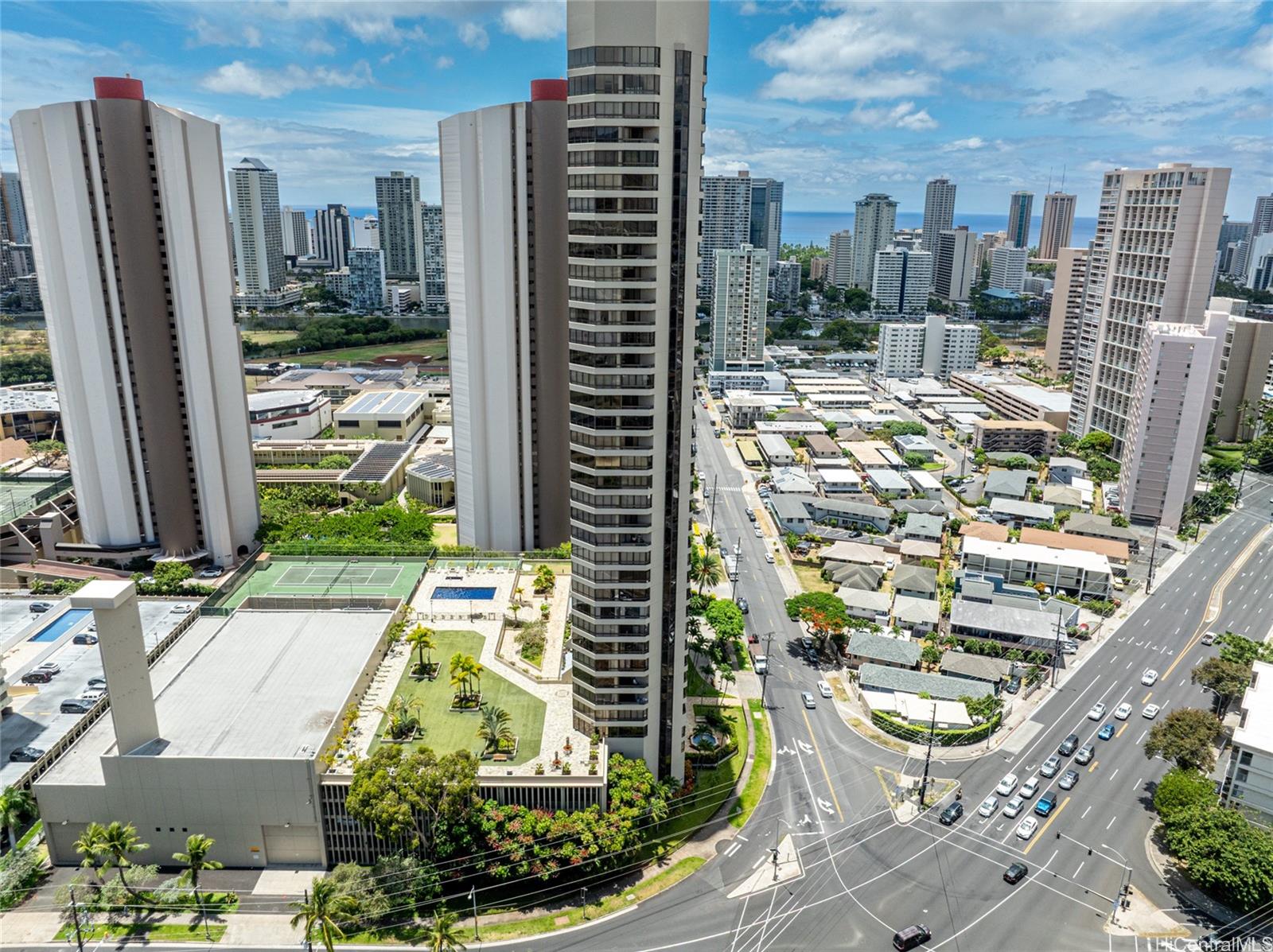 Iolani Court Plaza condo # 3506, Honolulu, Hawaii - photo 11 of 25