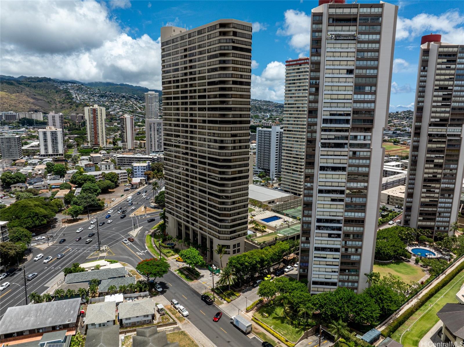 Iolani Court Plaza condo # 3506, Honolulu, Hawaii - photo 15 of 25
