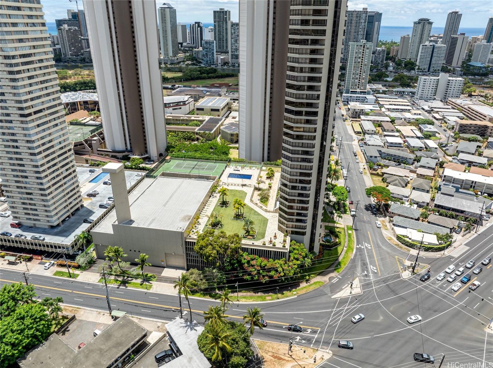 Iolani Court Plaza condo # 3506, Honolulu, Hawaii - photo 19 of 25