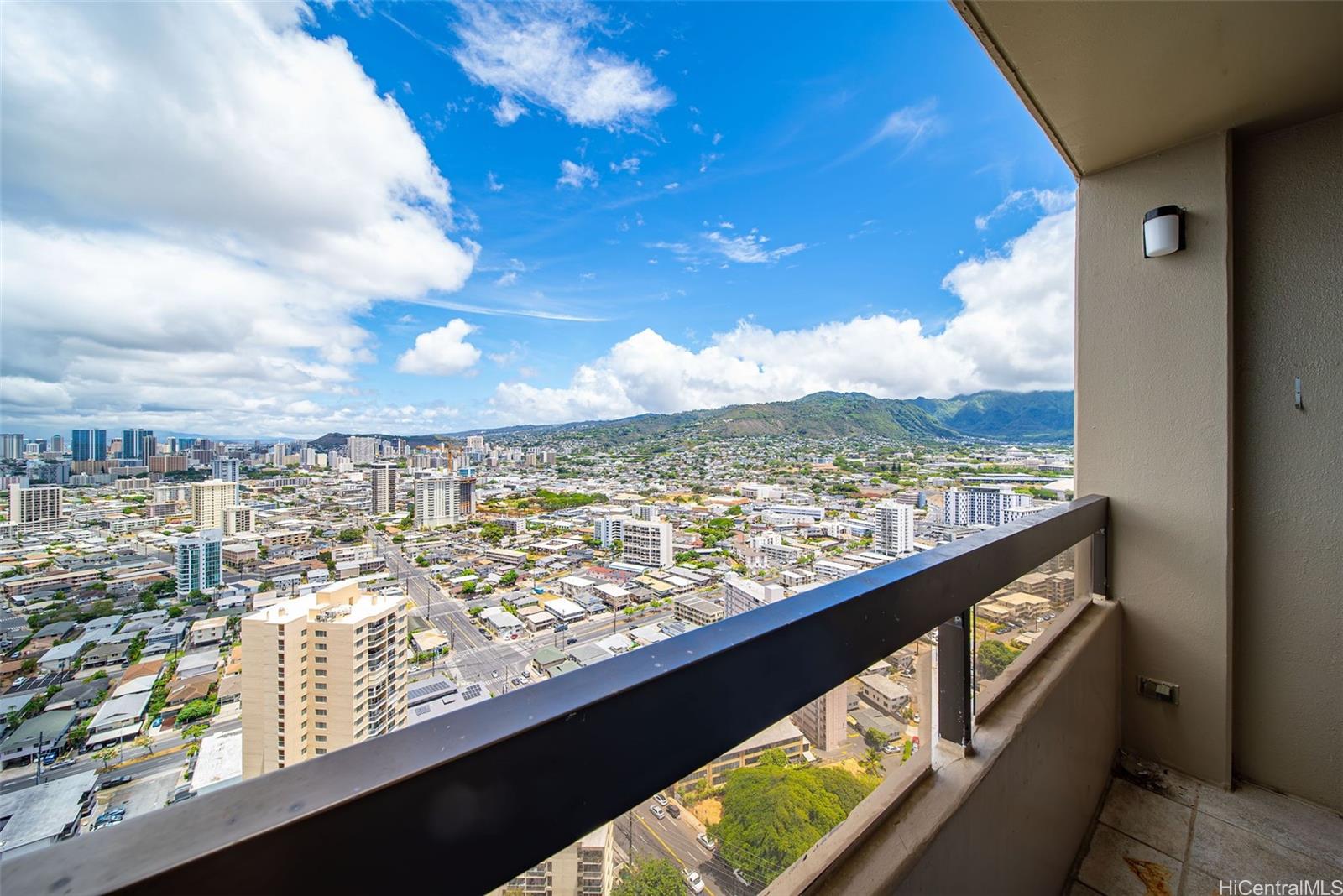 Iolani Court Plaza condo # 3506, Honolulu, Hawaii - photo 24 of 25