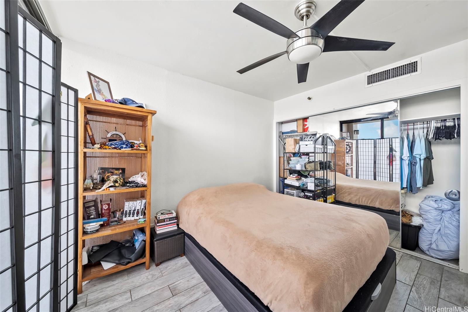 Iolani Court Plaza condo # 3506, Honolulu, Hawaii - photo 10 of 23