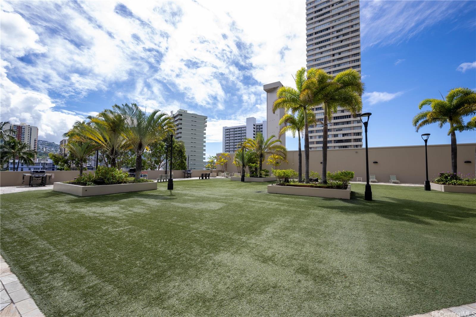 Iolani Court Plaza condo # 3507, Honolulu, Hawaii - photo 6 of 24