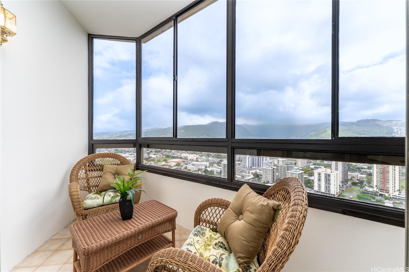 Iolani Court Plaza condo # 3801, Honolulu, Hawaii - photo 15 of 25