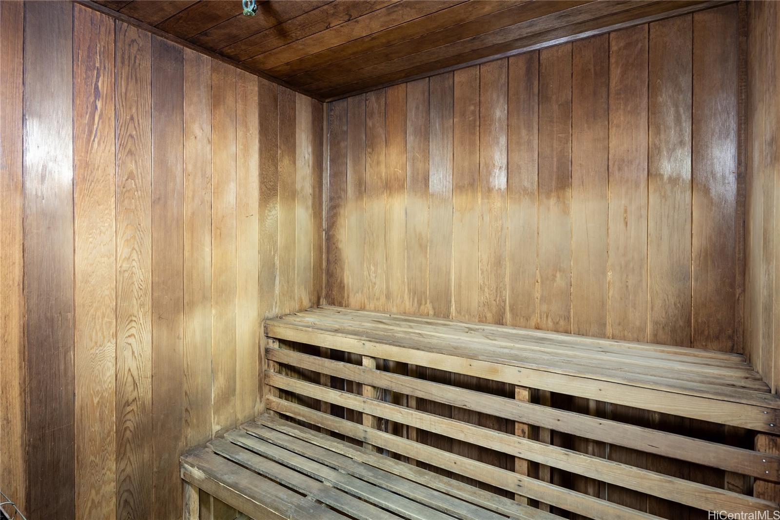 Iolani Court Plaza condo # 3804, Honolulu, Hawaii - photo 20 of 23