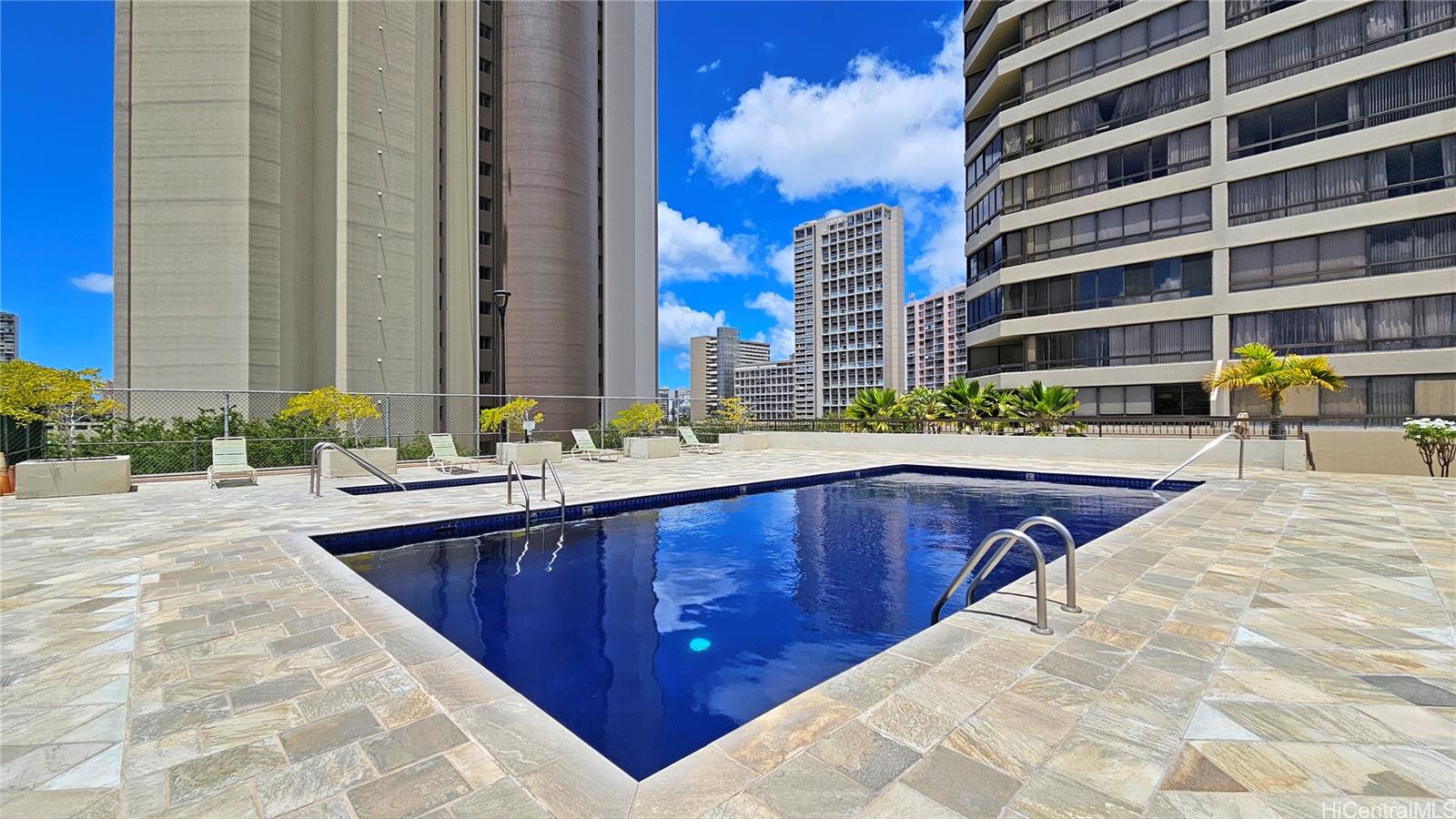 Iolani Court Plaza condo # 401, Honolulu, Hawaii - photo 17 of 25