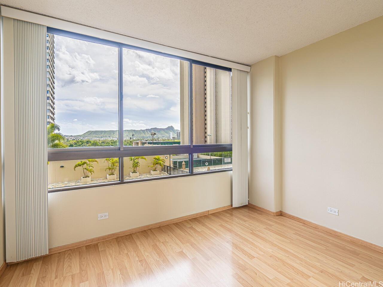 2499 Kapiolani Blvd Honolulu - Rental - photo 12 of 17