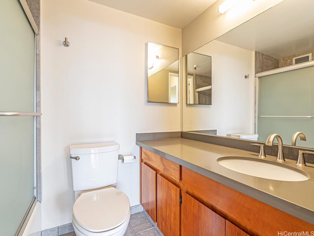 2499 Kapiolani Blvd Honolulu - Rental - photo 10 of 17