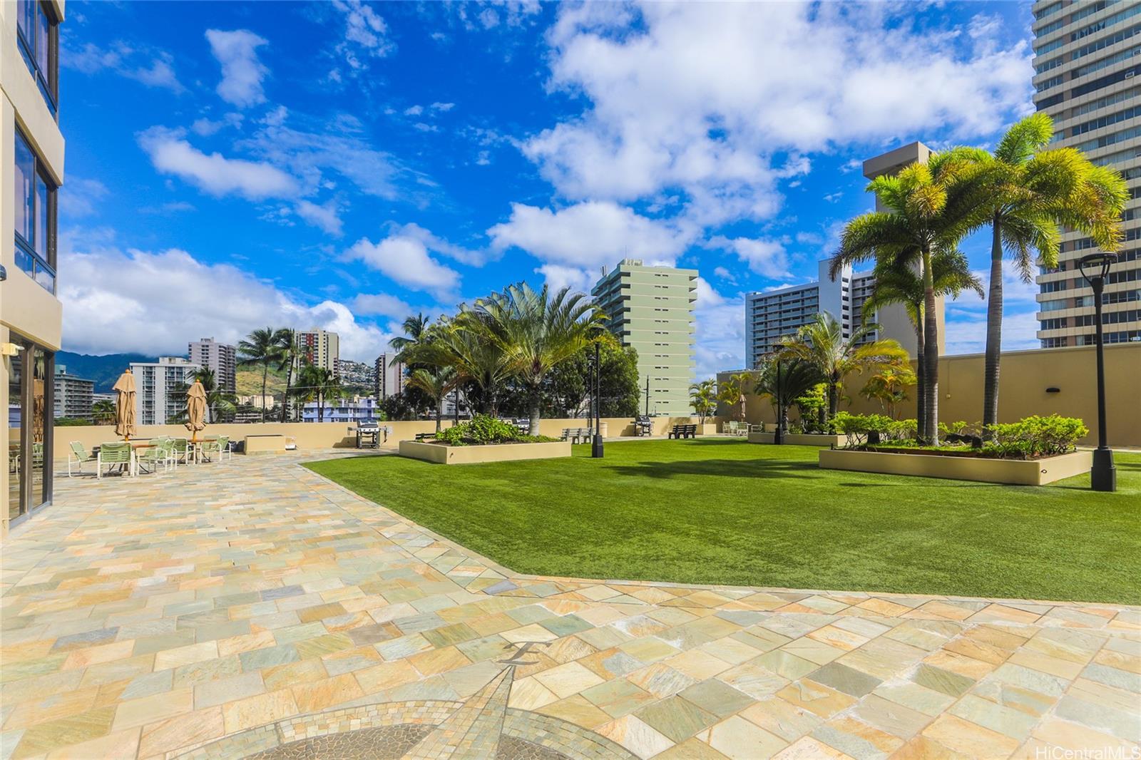 Iolani Court Plaza condo # 902, Honolulu, Hawaii - photo 15 of 25