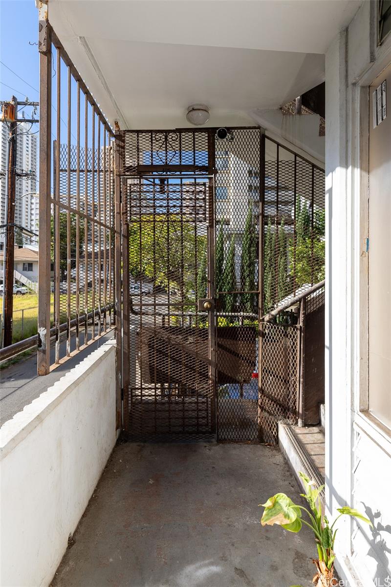 250 Kapili Street Honolulu - Multi-family - photo 11 of 25