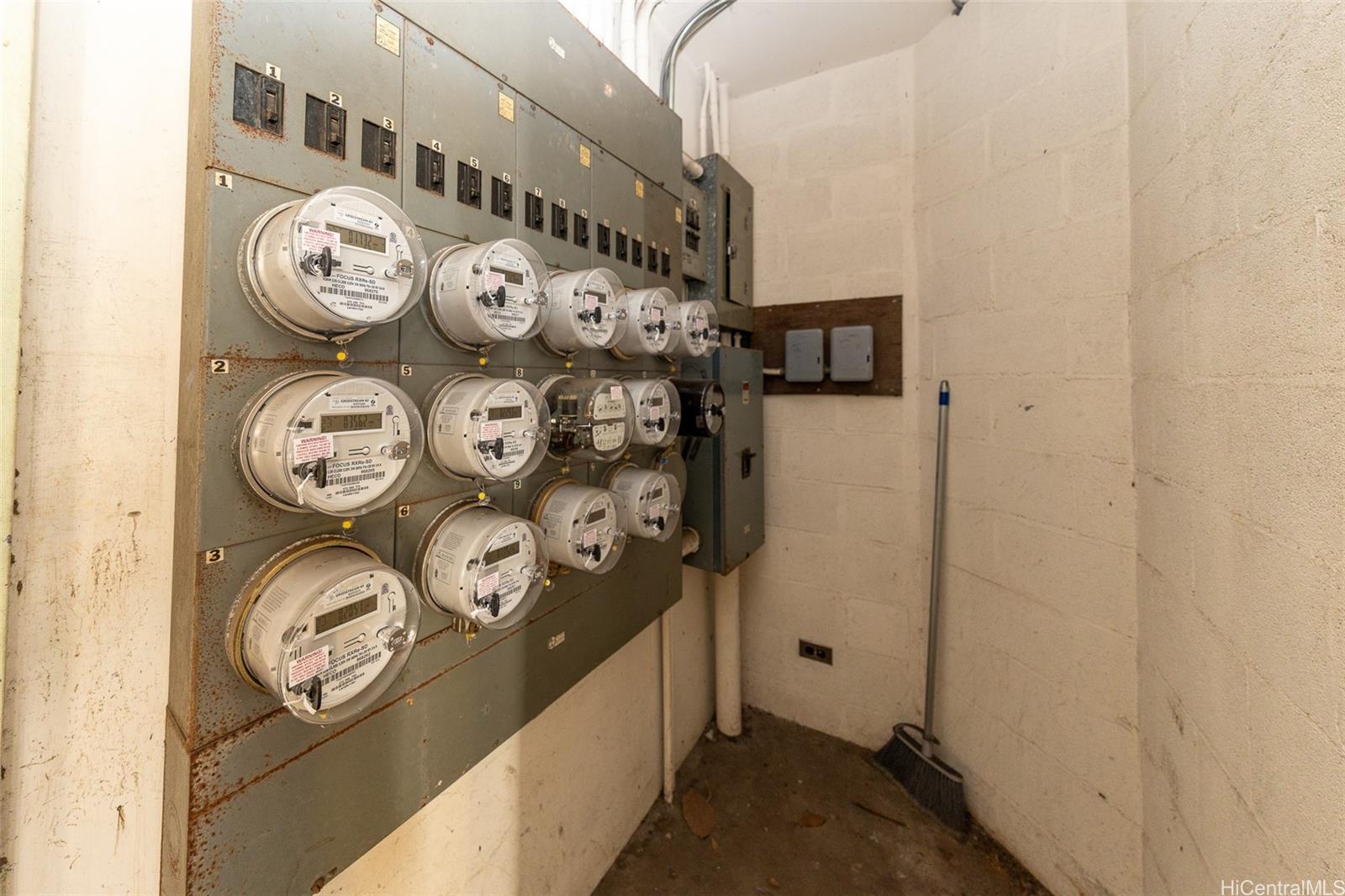 250 Kapili Street Honolulu - Multi-family - photo 9 of 25