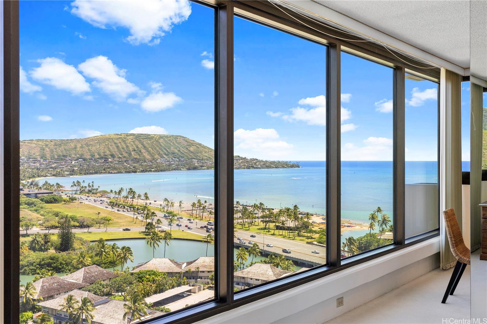 Mt Terrace condo # 16D, Honolulu, Hawaii - photo 2 of 25