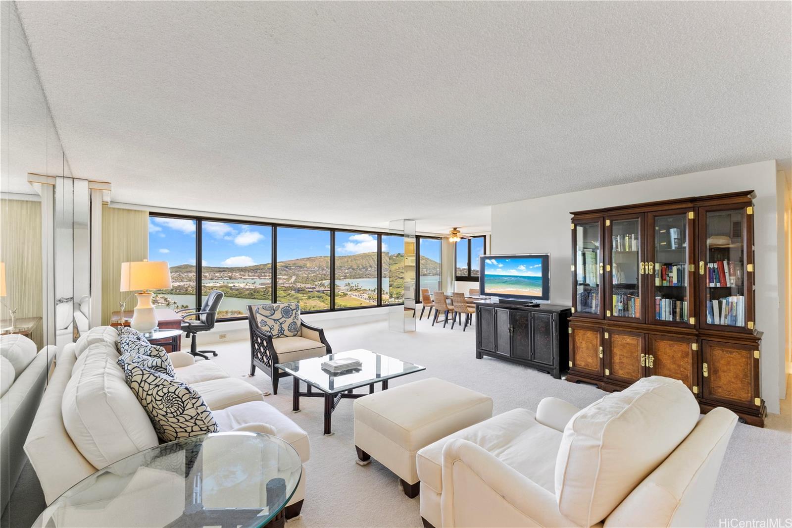 Mt Terrace condo # 16D, Honolulu, Hawaii - photo 3 of 25