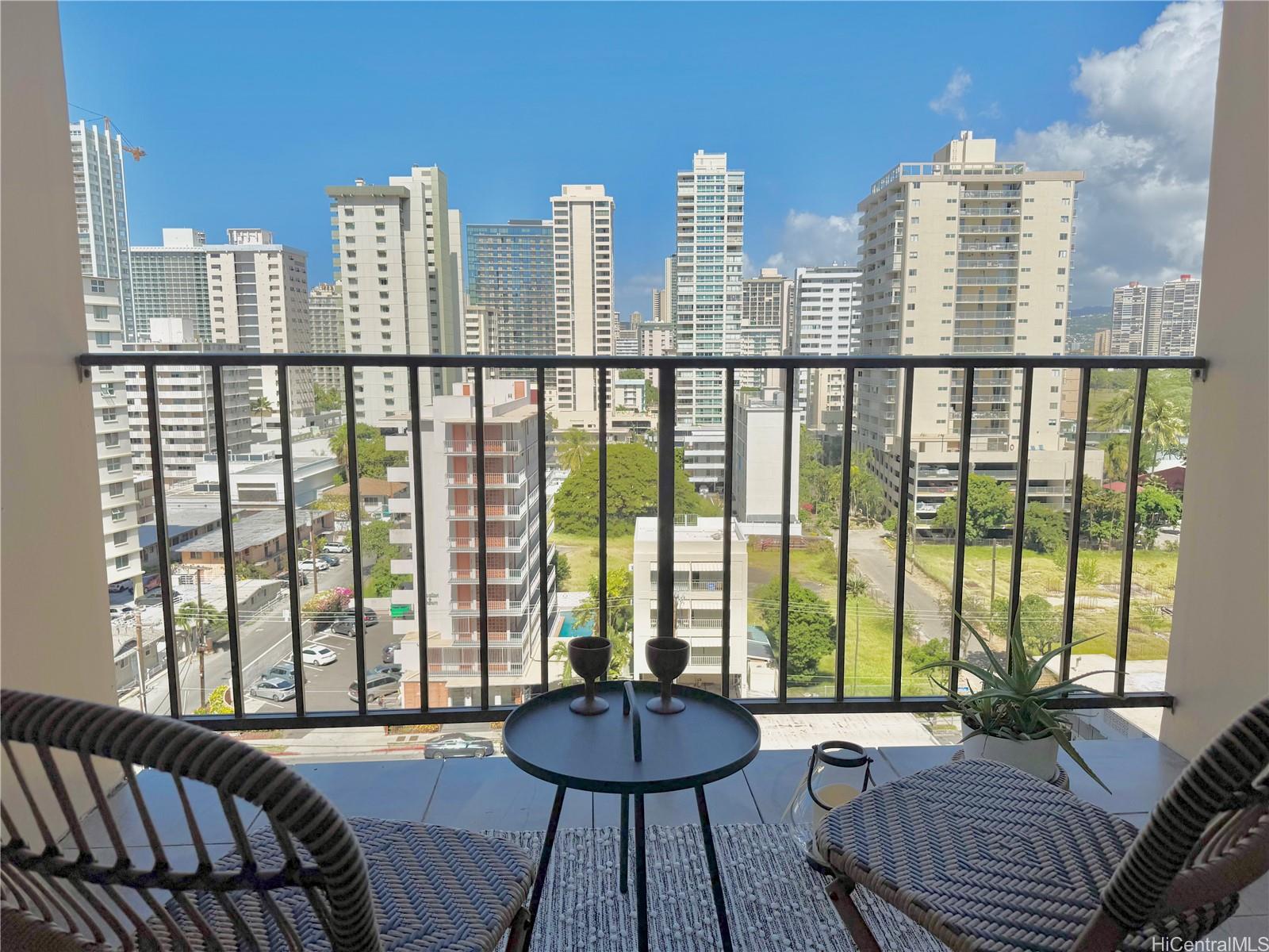 250 Ohua condo # 10A, Honolulu, Hawaii - photo 11 of 25