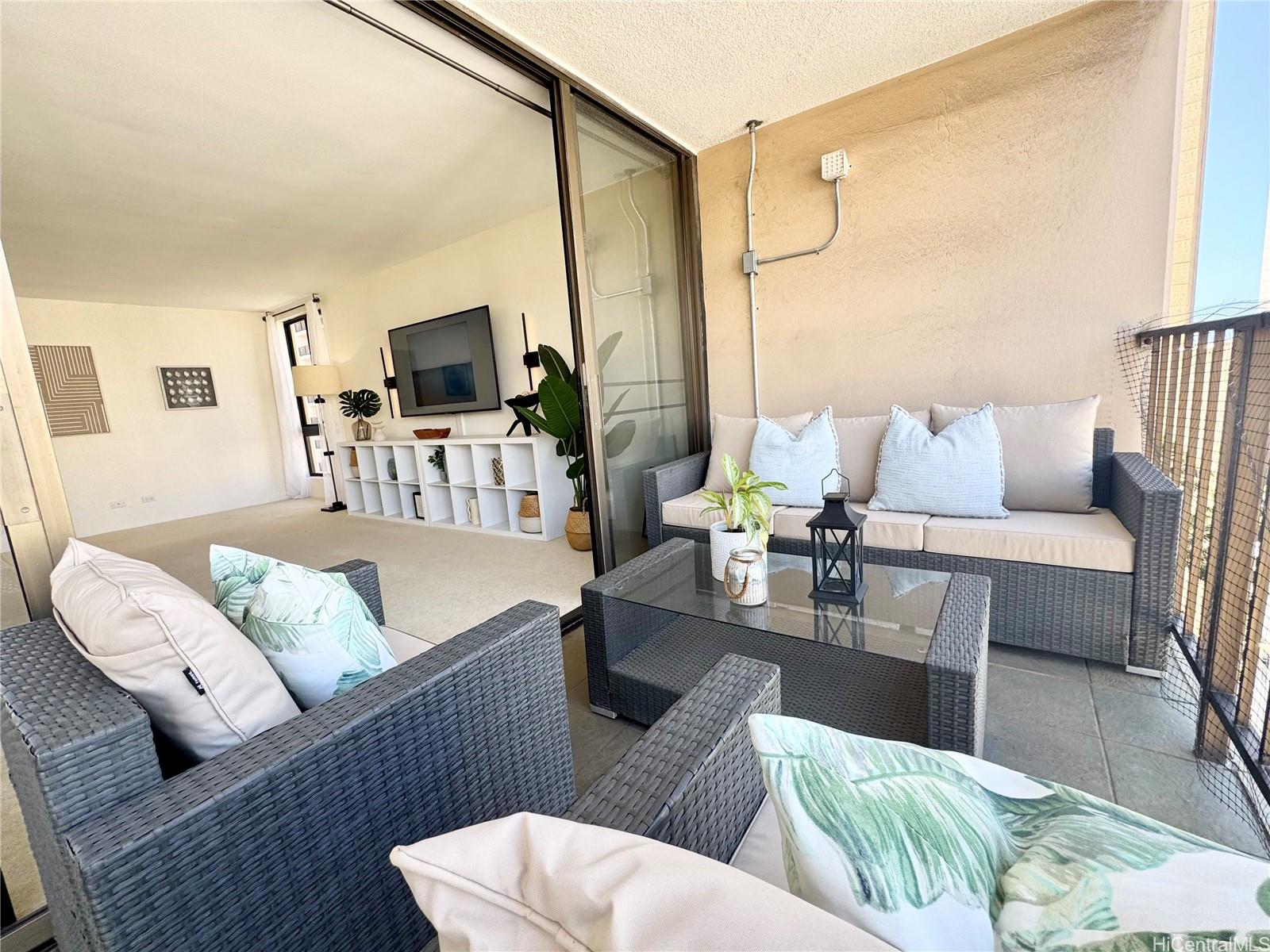 250 Ohua condo # 10A, Honolulu, Hawaii - photo 3 of 25