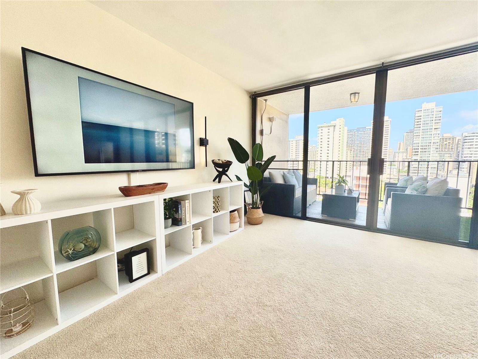 250 Ohua condo # 10A, Honolulu, Hawaii - photo 4 of 25