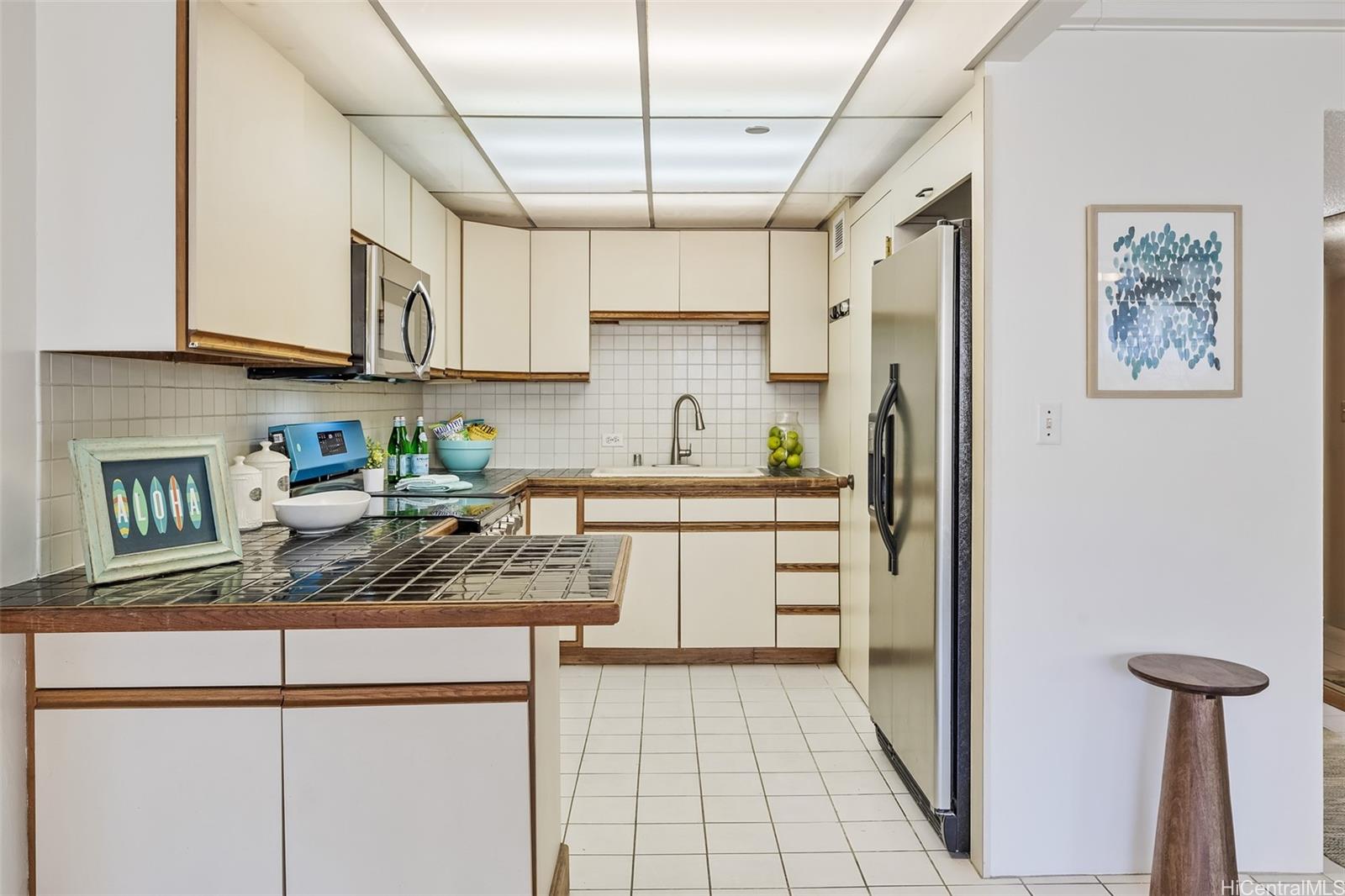 250 Ohua condo # 1B, Honolulu, Hawaii - photo 12 of 25