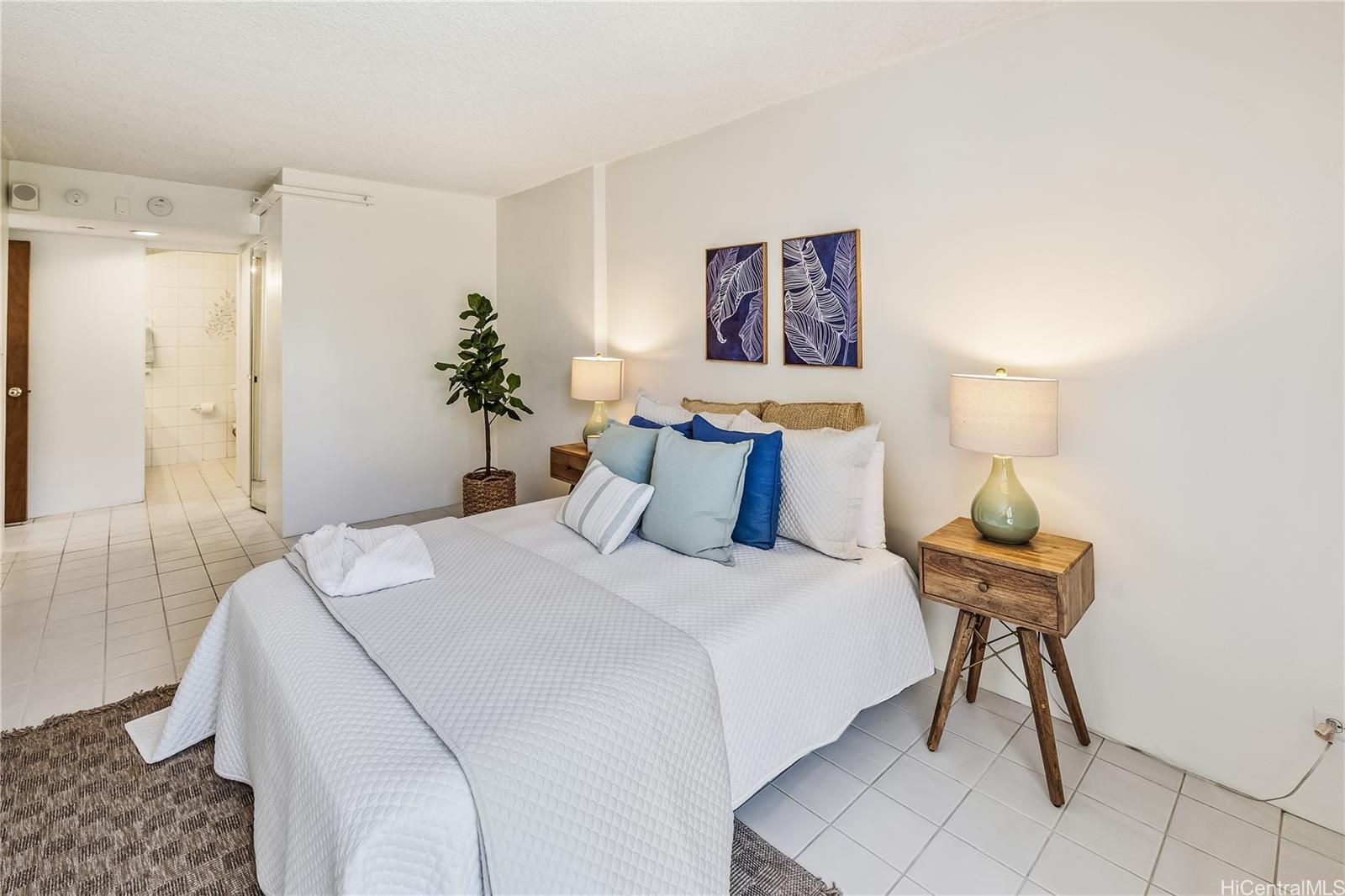 250 Ohua condo # 1B, Honolulu, Hawaii - photo 16 of 25