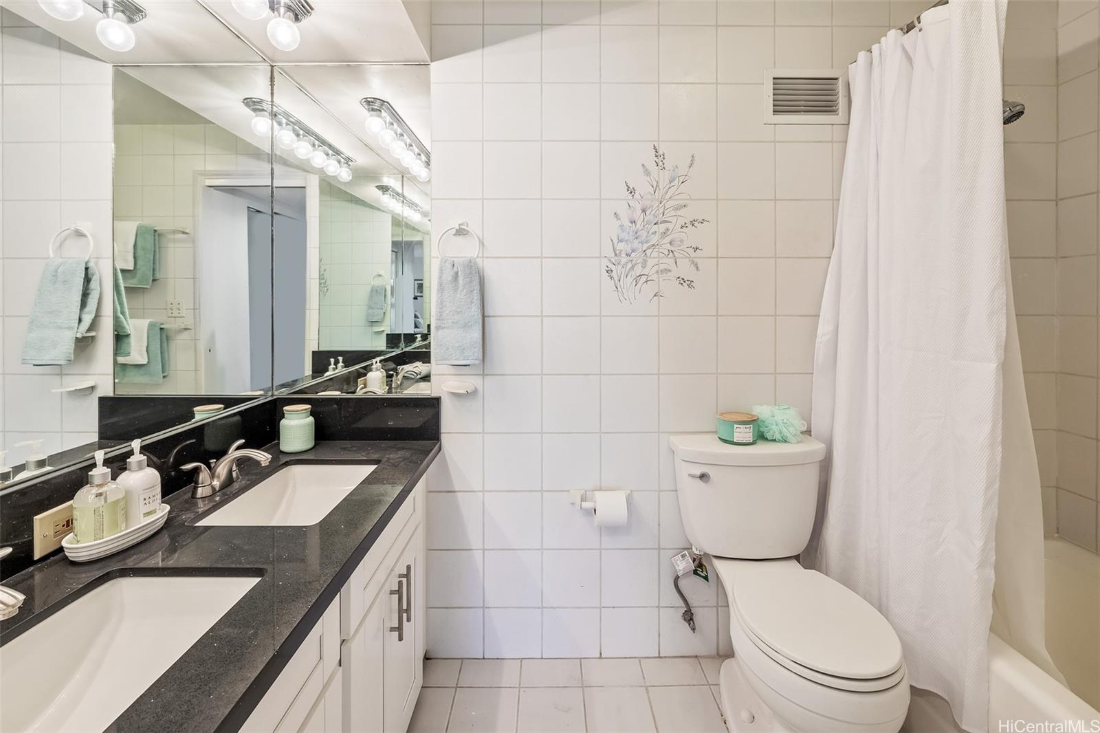 250 Ohua condo # 1B, Honolulu, Hawaii - photo 18 of 25