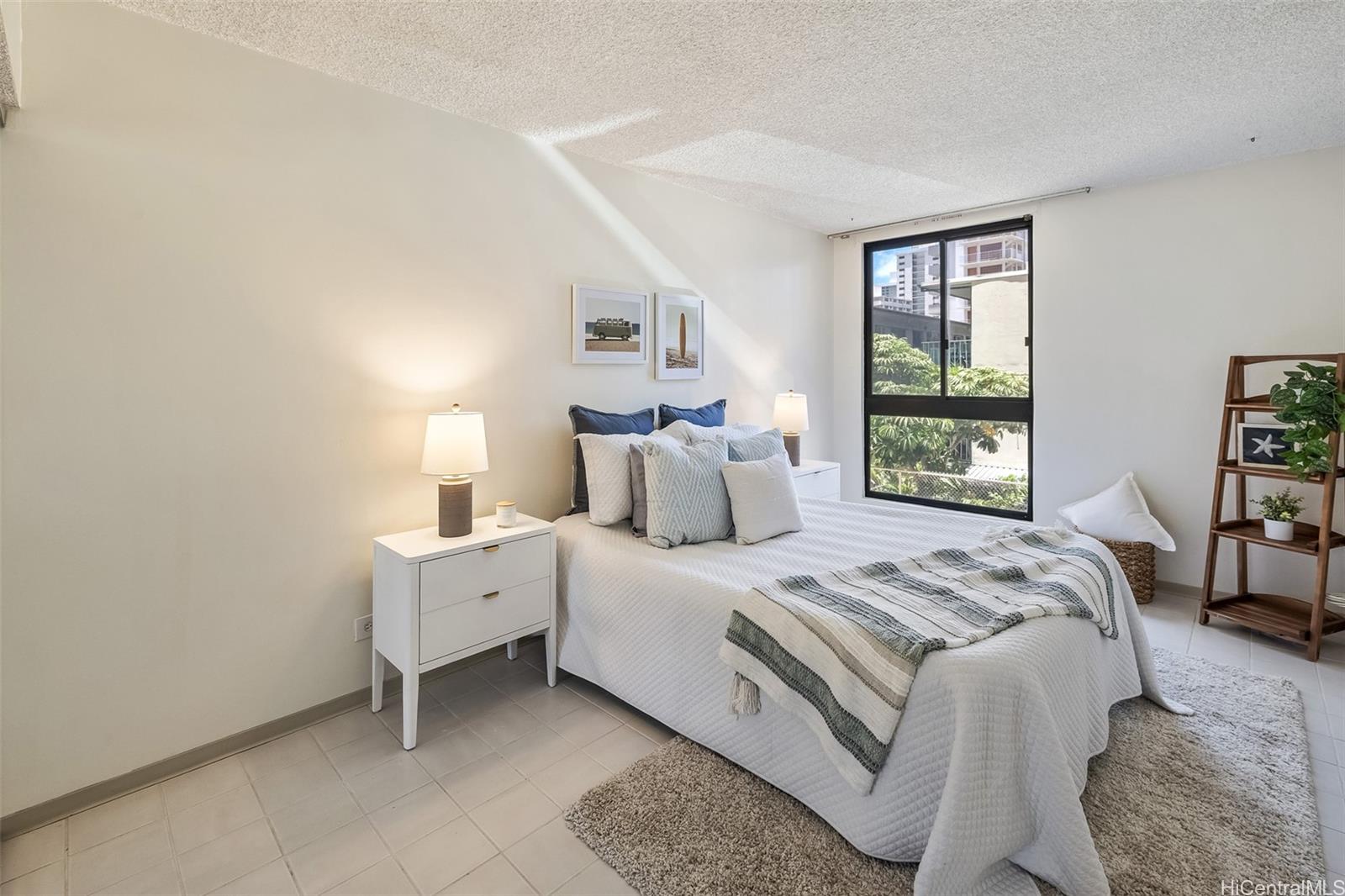 250 Ohua condo # 1B, Honolulu, Hawaii - photo 19 of 25