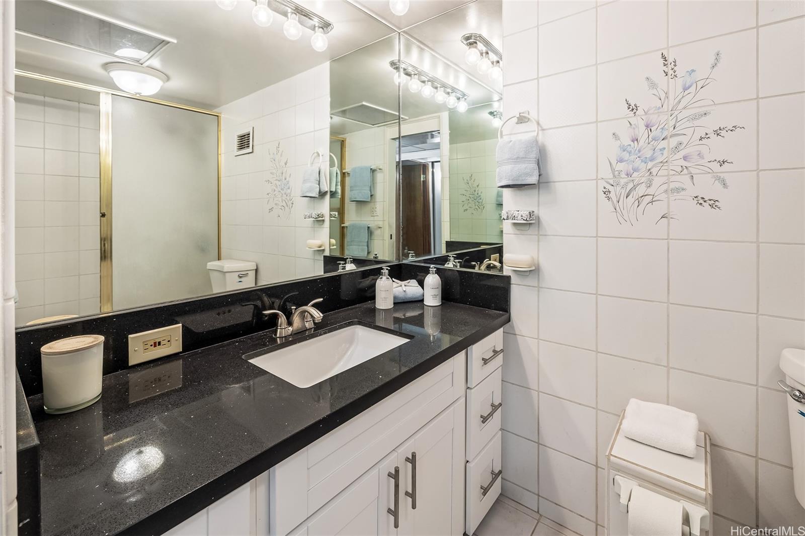 250 Ohua condo # 1B, Honolulu, Hawaii - photo 21 of 25