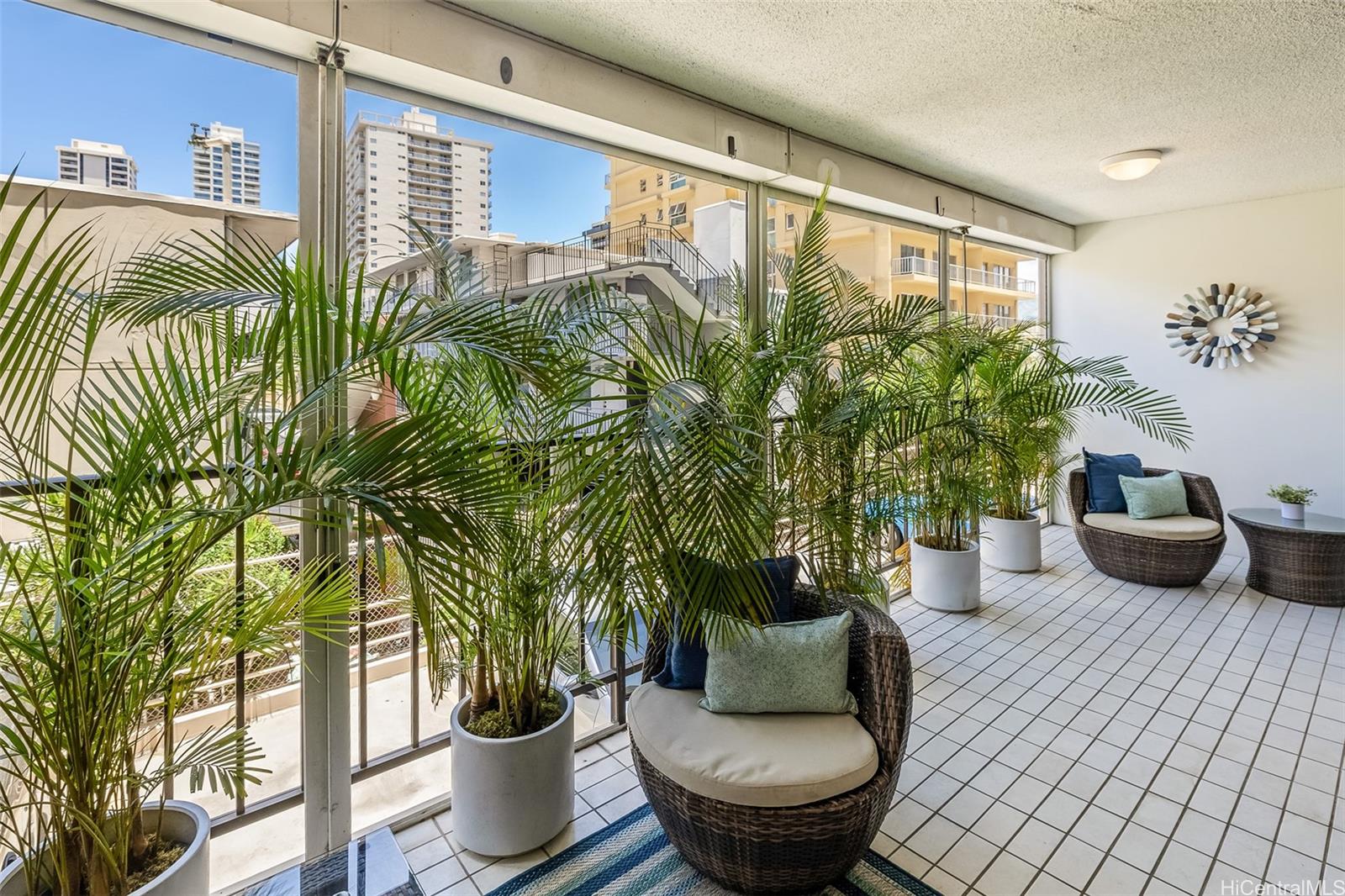 250 Ohua condo # 1B, Honolulu, Hawaii - photo 6 of 25