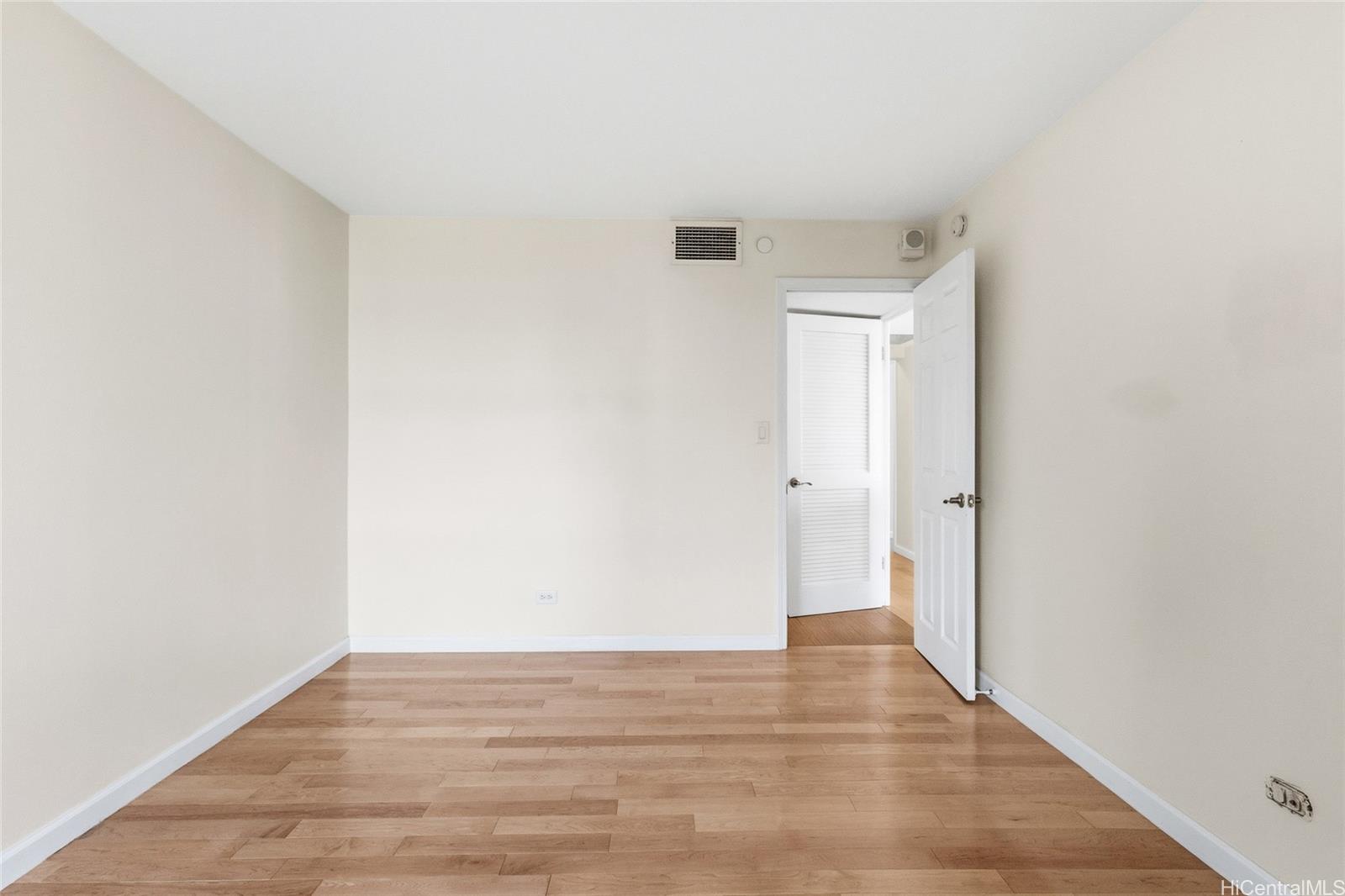 250 Ohua Ave Honolulu - Rental - photo 8 of 20