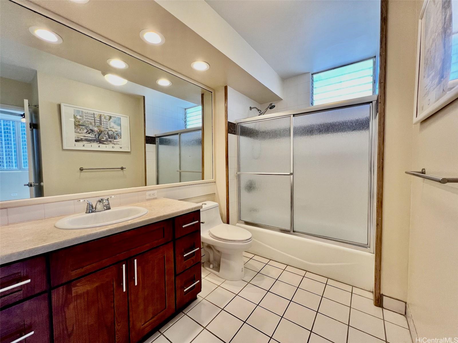 Foster Tower condo # 1604, Honolulu, Hawaii - photo 5 of 25