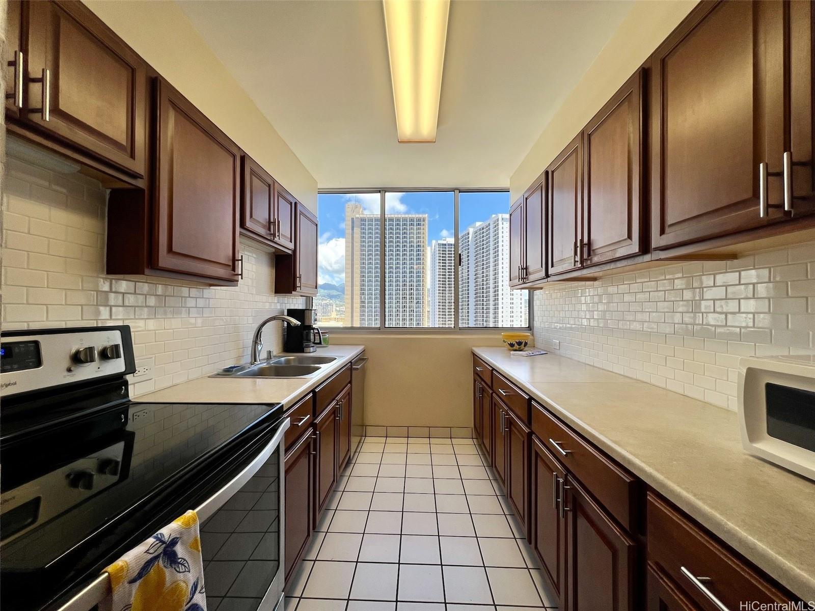 Foster Tower condo # 1604, Honolulu, Hawaii - photo 8 of 25