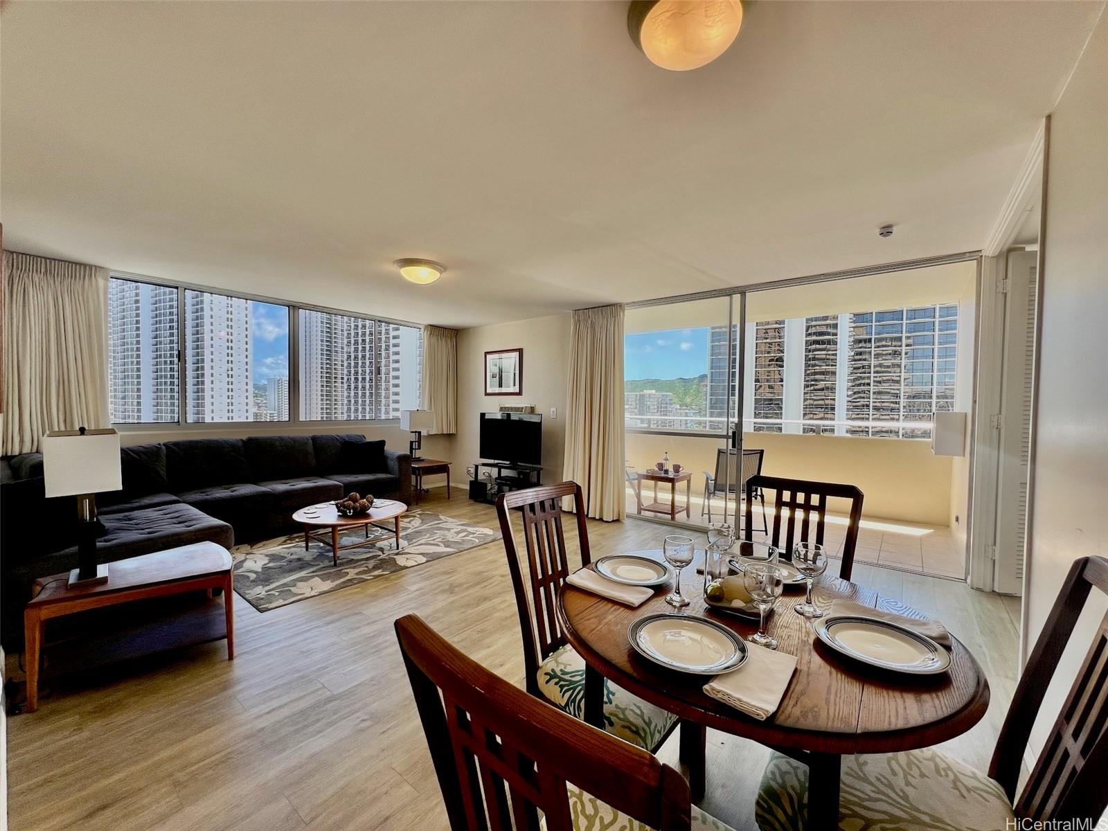Foster Tower condo # 1604, Honolulu, Hawaii - photo 10 of 25
